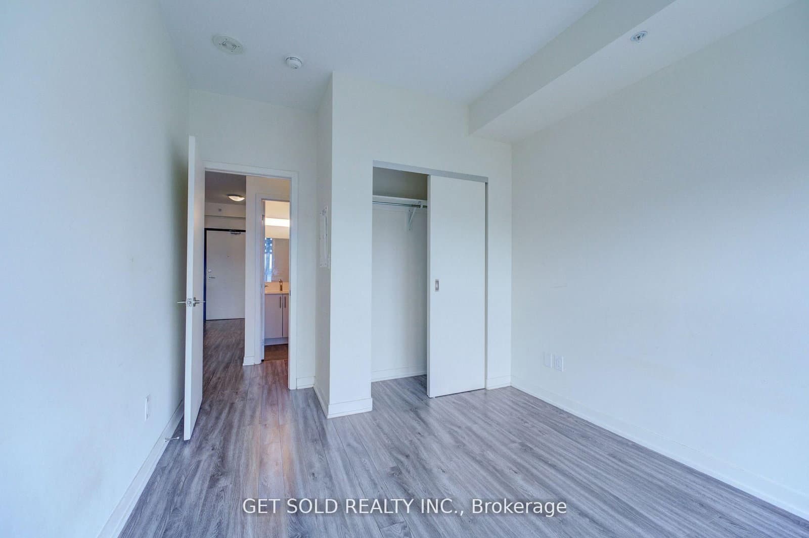 128 King Street N, Unit 1105 thumbnail 14