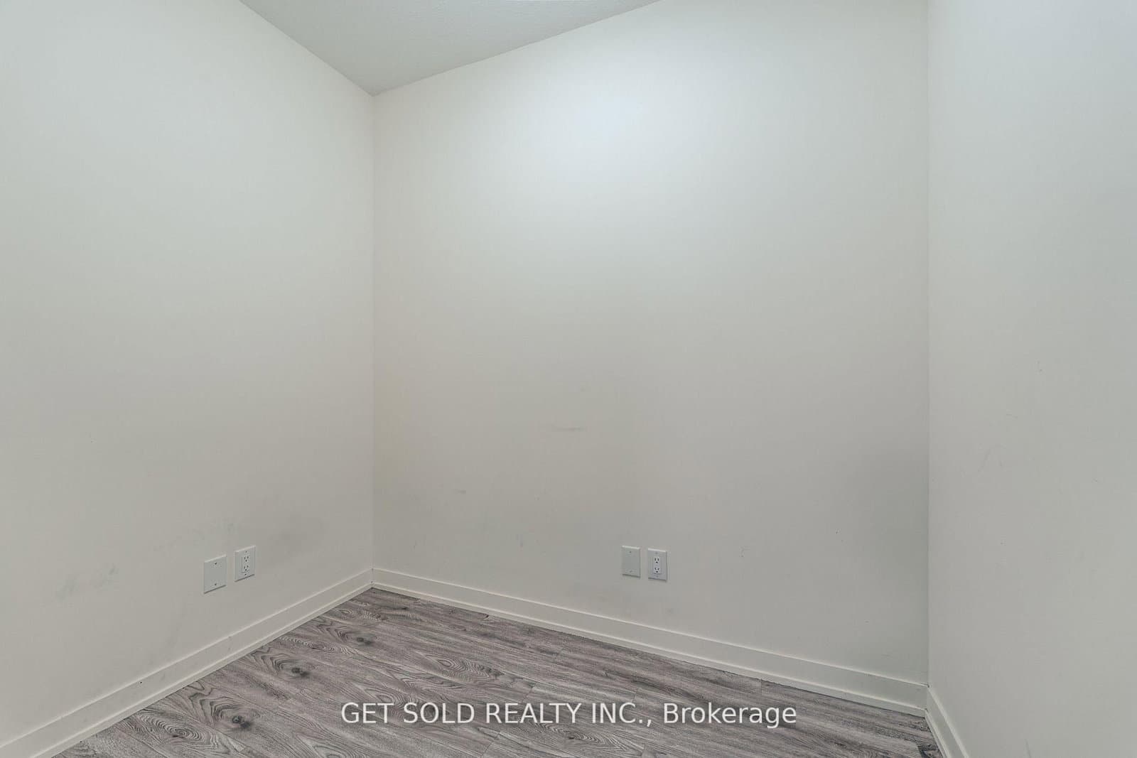 128 King Street N, Unit 1105 thumbnail 6