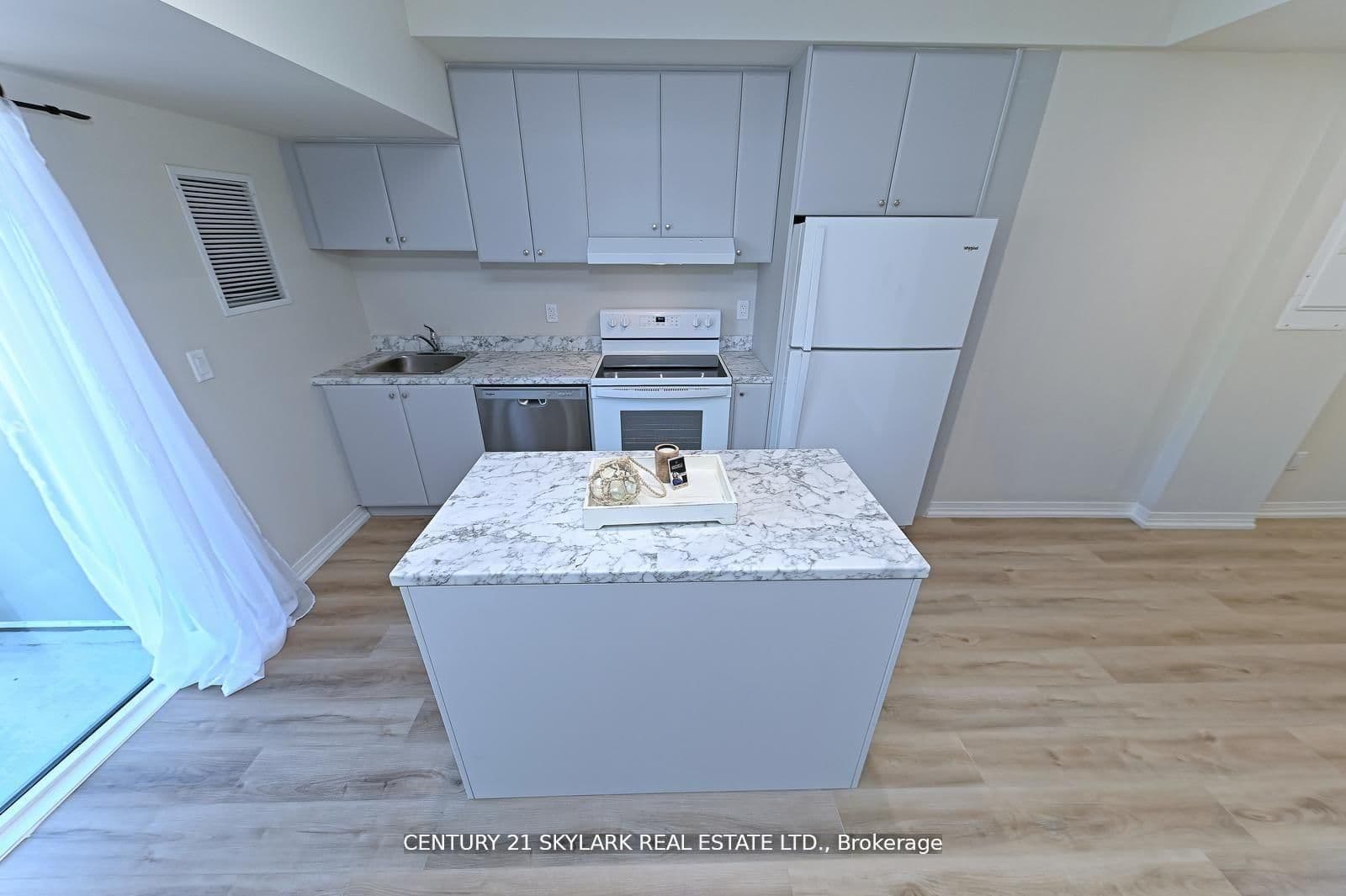 50 Herrick Ave Avenue N, Unit 216 thumbnail 9