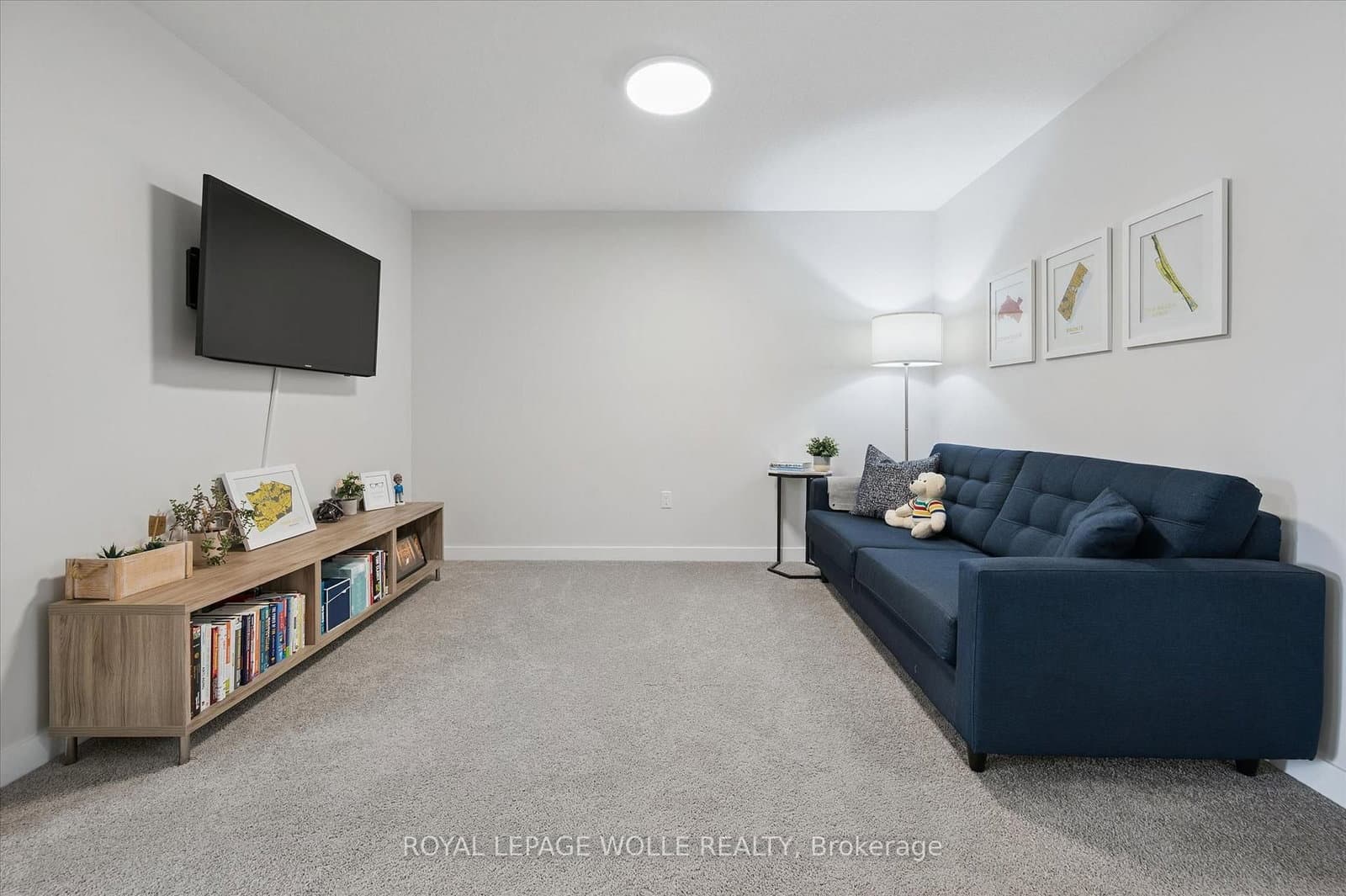 873 Robert Ferrie Drive thumbnail 19
