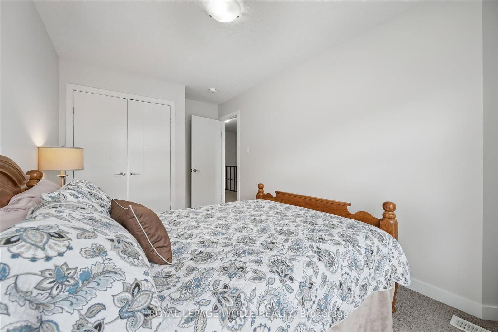 873 Robert Ferrie Drive thumbnail 26