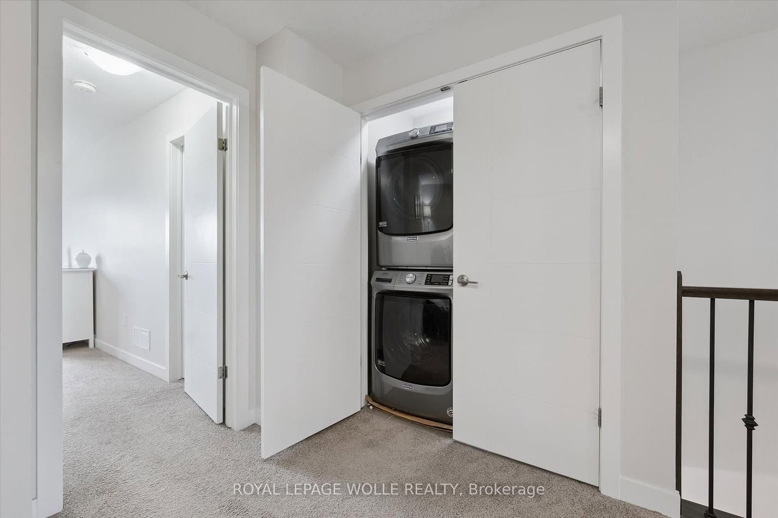 873 Robert Ferrie Drive thumbnail 30