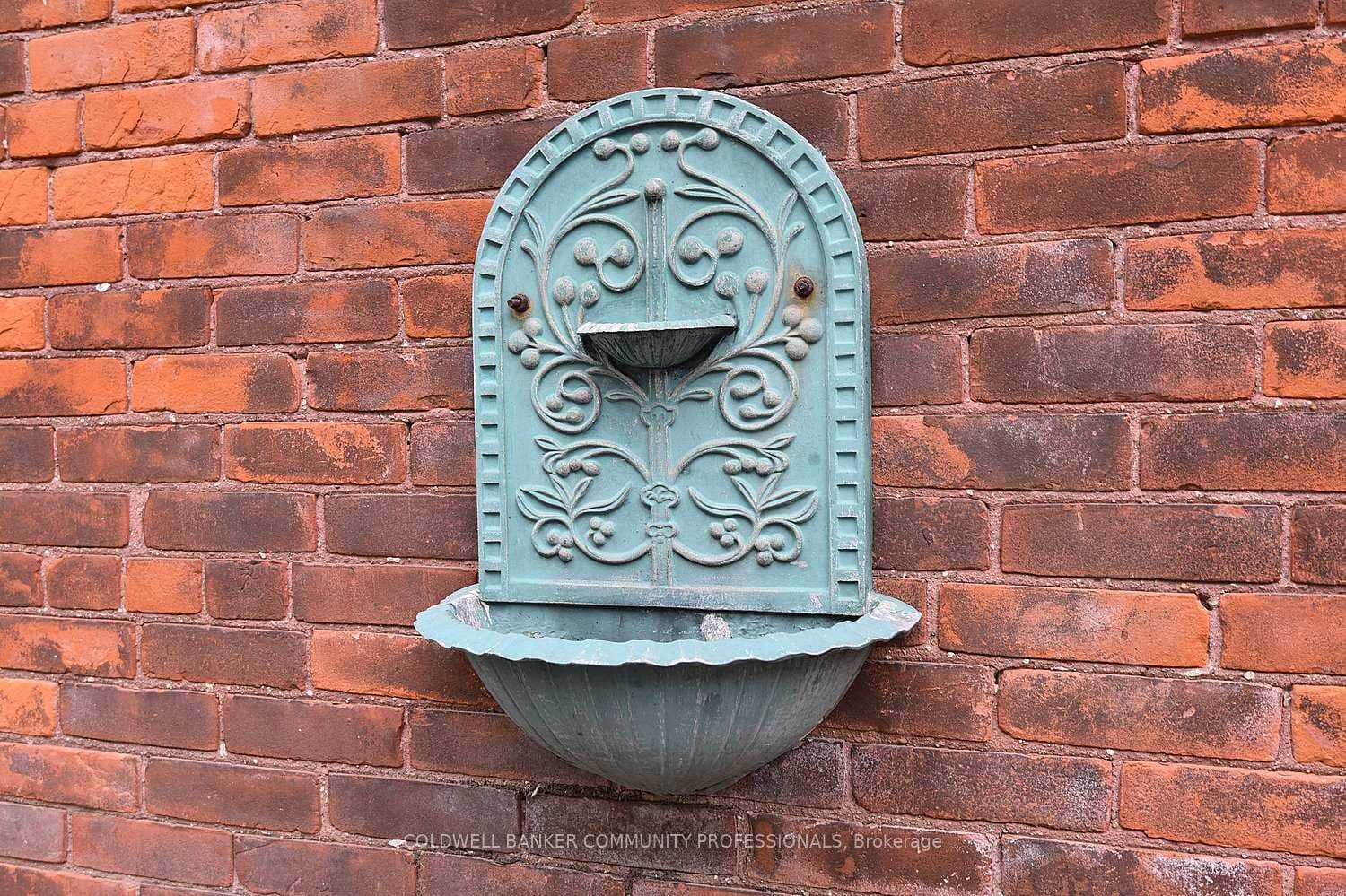 128 Hess Street S thumbnail 37