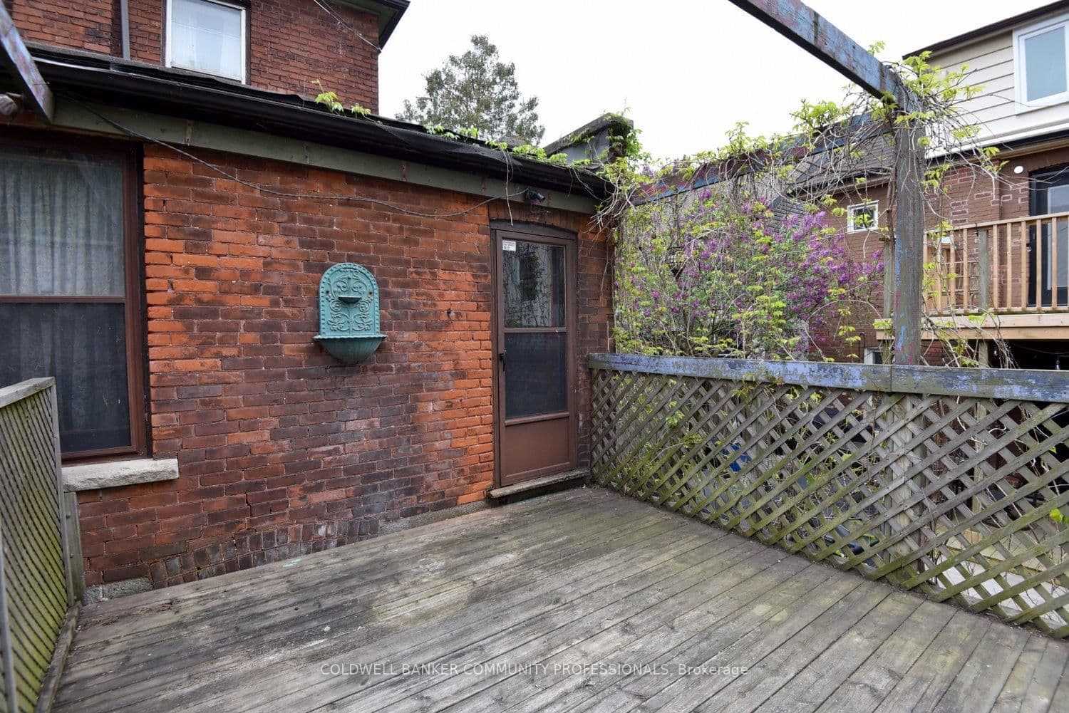 128 Hess Street S thumbnail 38