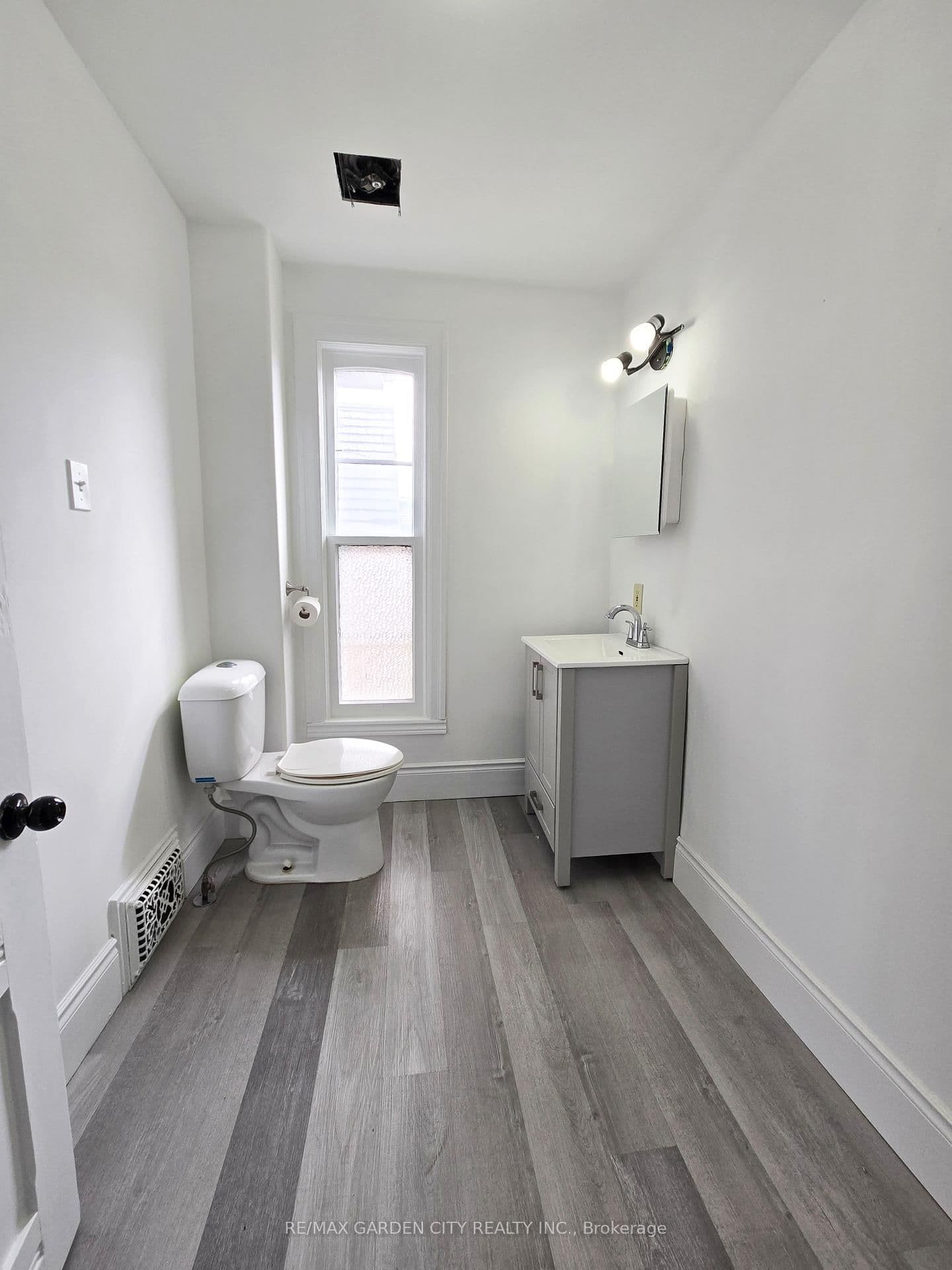 7 ONTARIO Street thumbnail 18