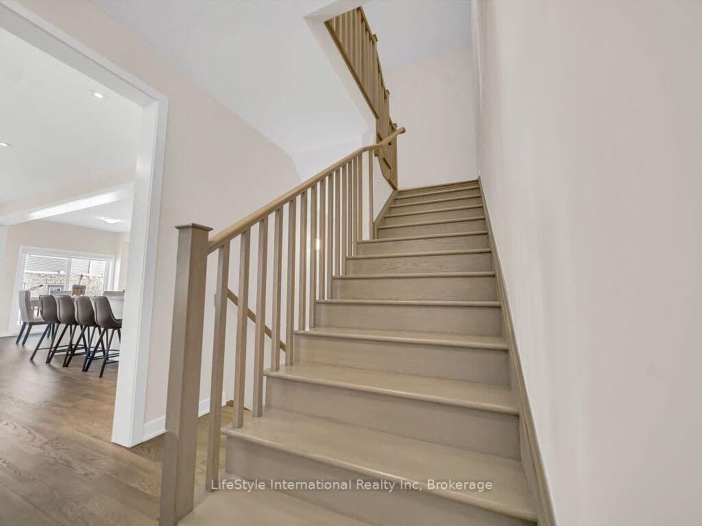 24 Hutchison Road thumbnail 16