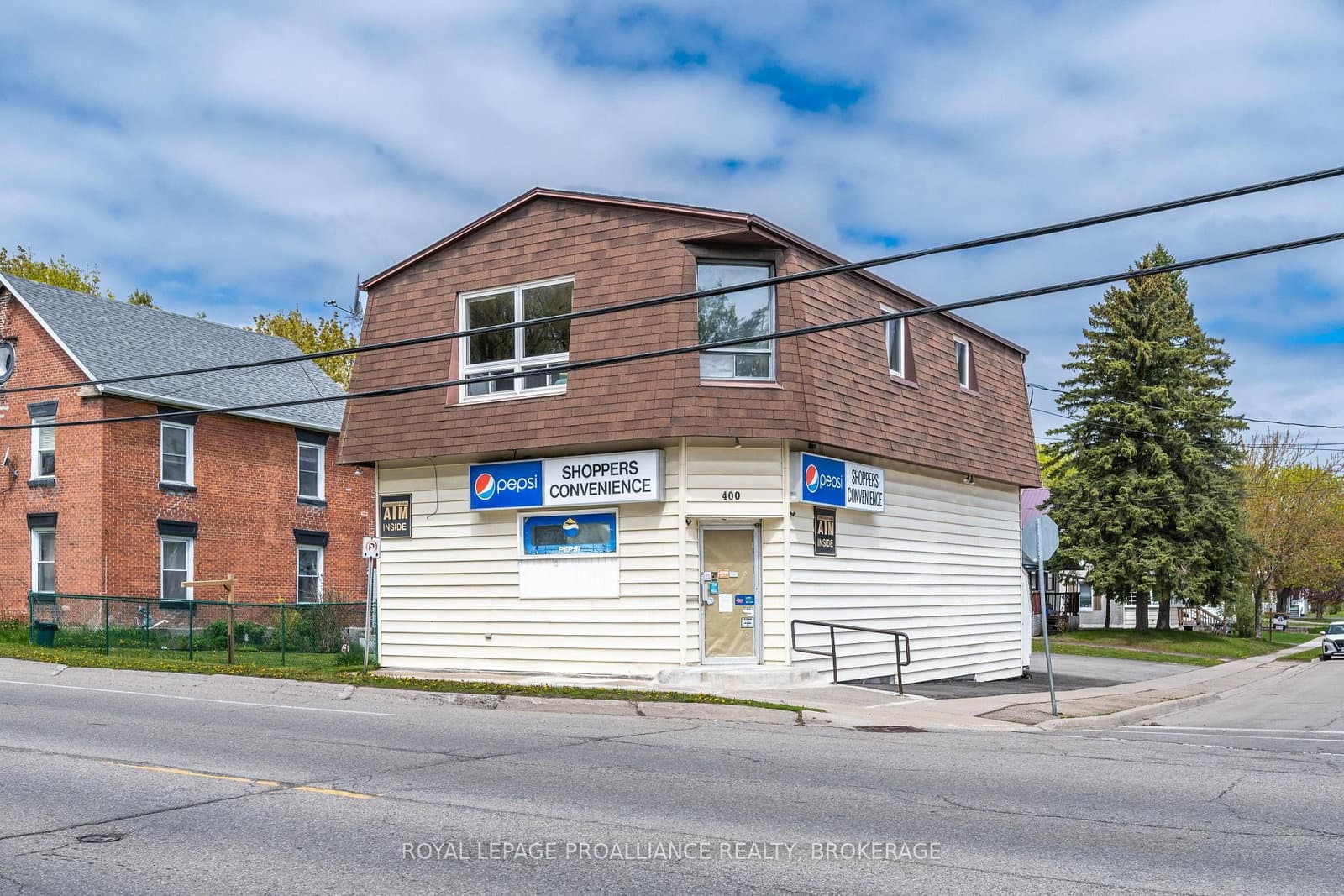 400 King Street W