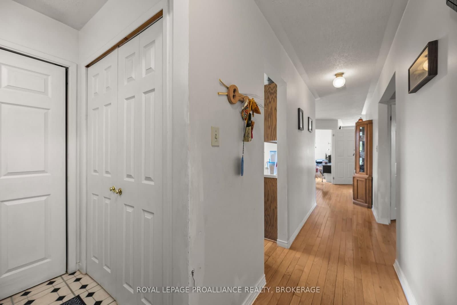 400 King Street W thumbnail 15