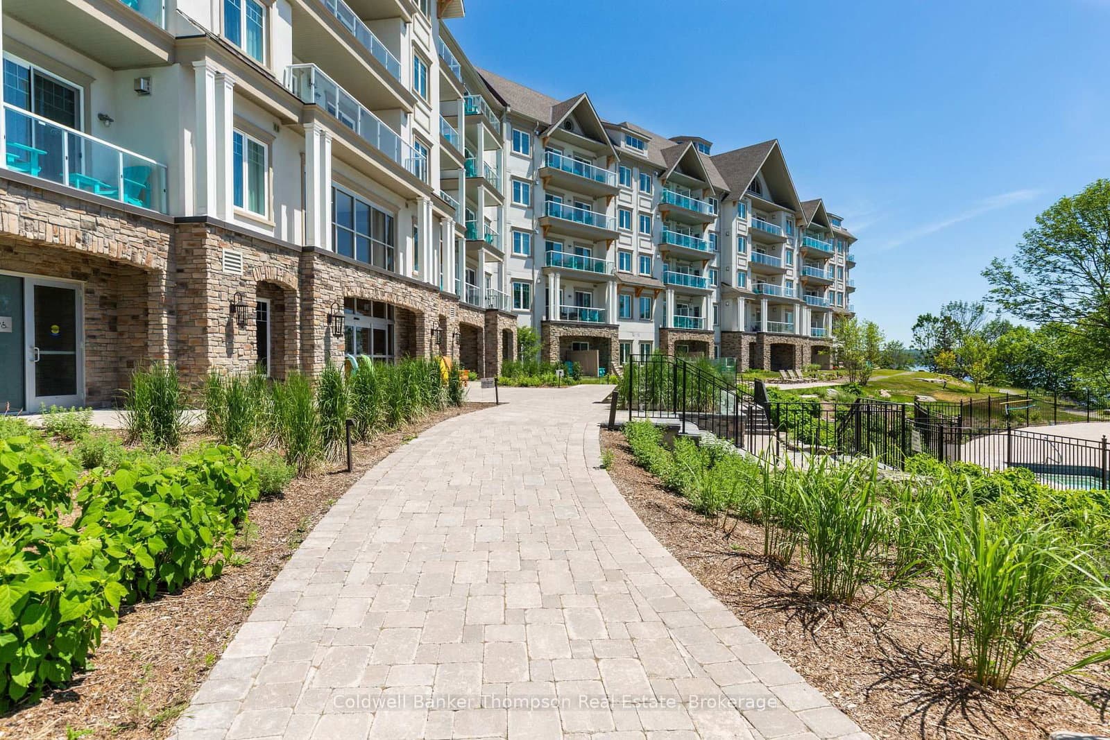 25 PEN LAKE POINT Road, Unit 409 thumbnail 22