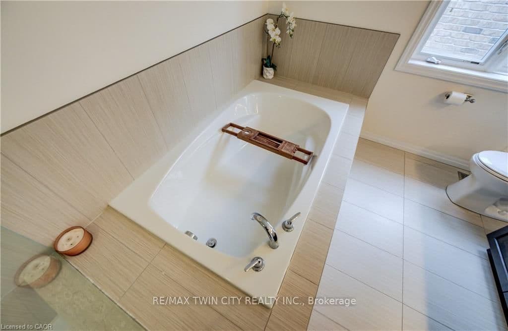 268 EVENS POND Crescent thumbnail 28