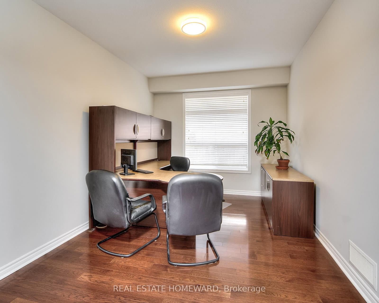 225 Ridgemere Court thumbnail 21