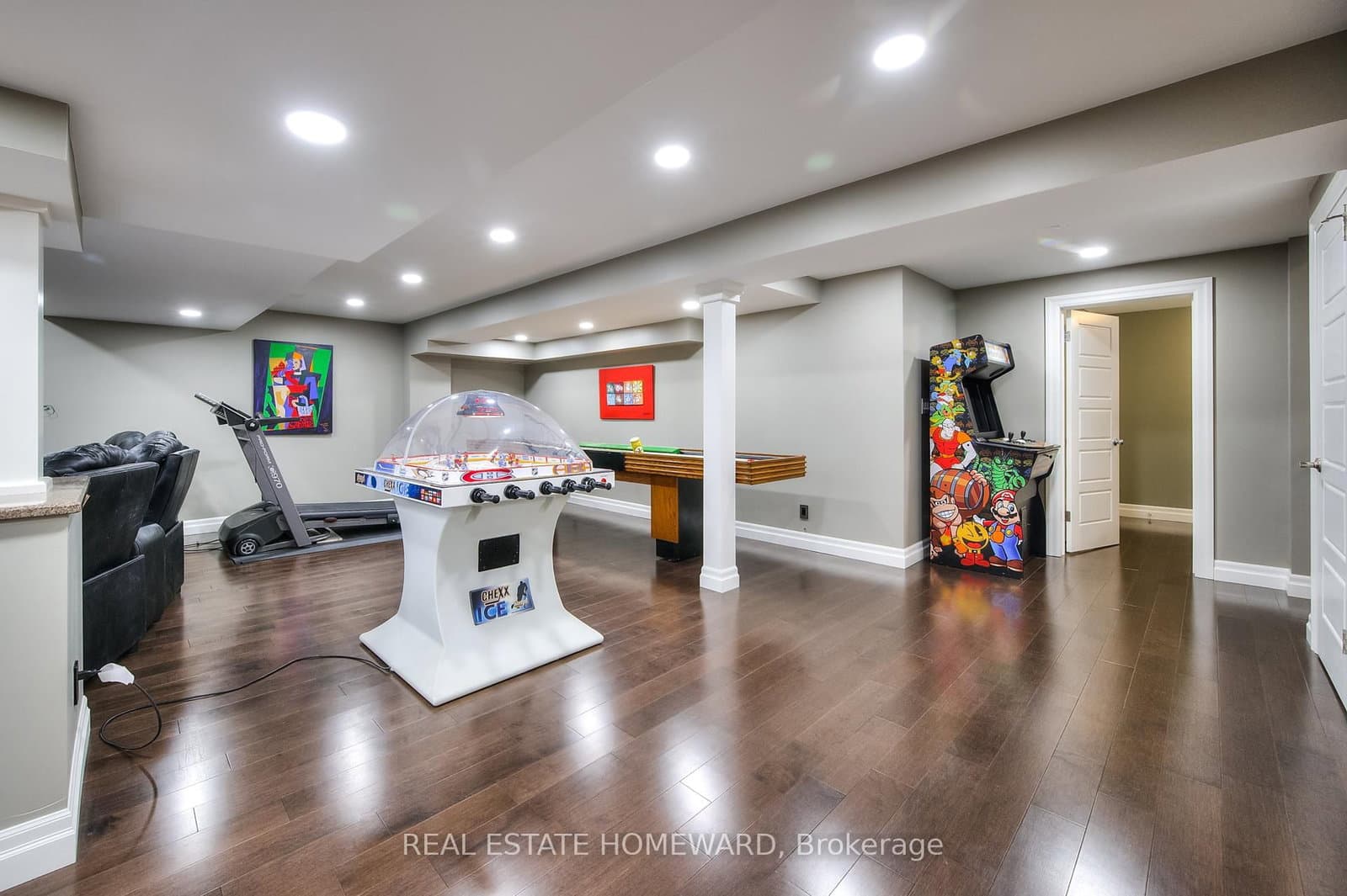 225 Ridgemere Court thumbnail 24