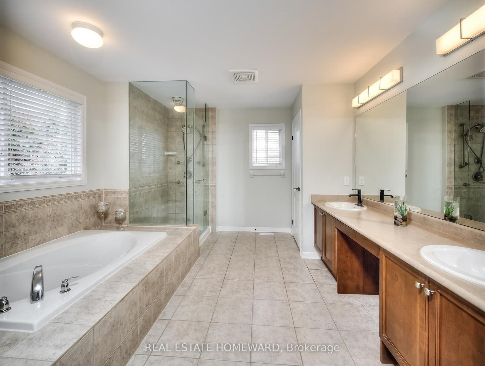 225 Ridgemere Court thumbnail 28