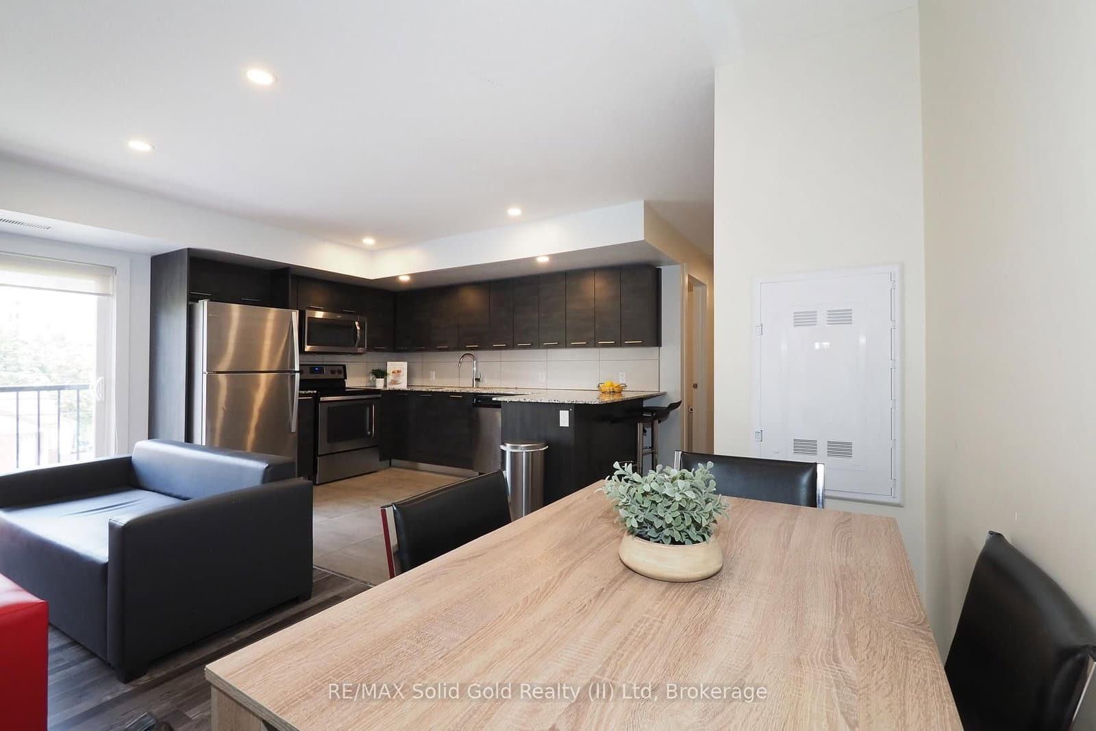 288 Albert Street, Unit 208 thumbnail 12