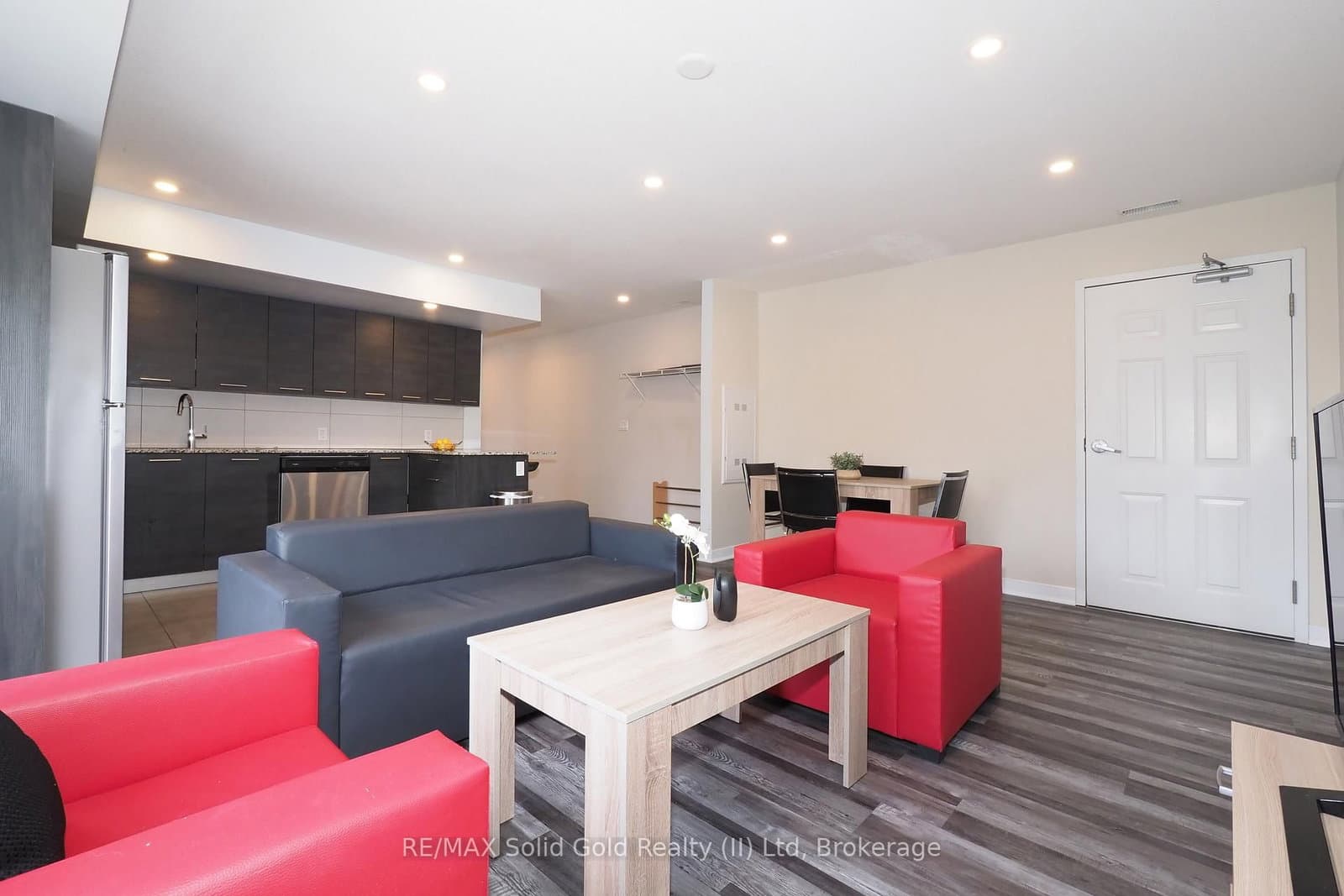 288 Albert Street, Unit 208 thumbnail 9