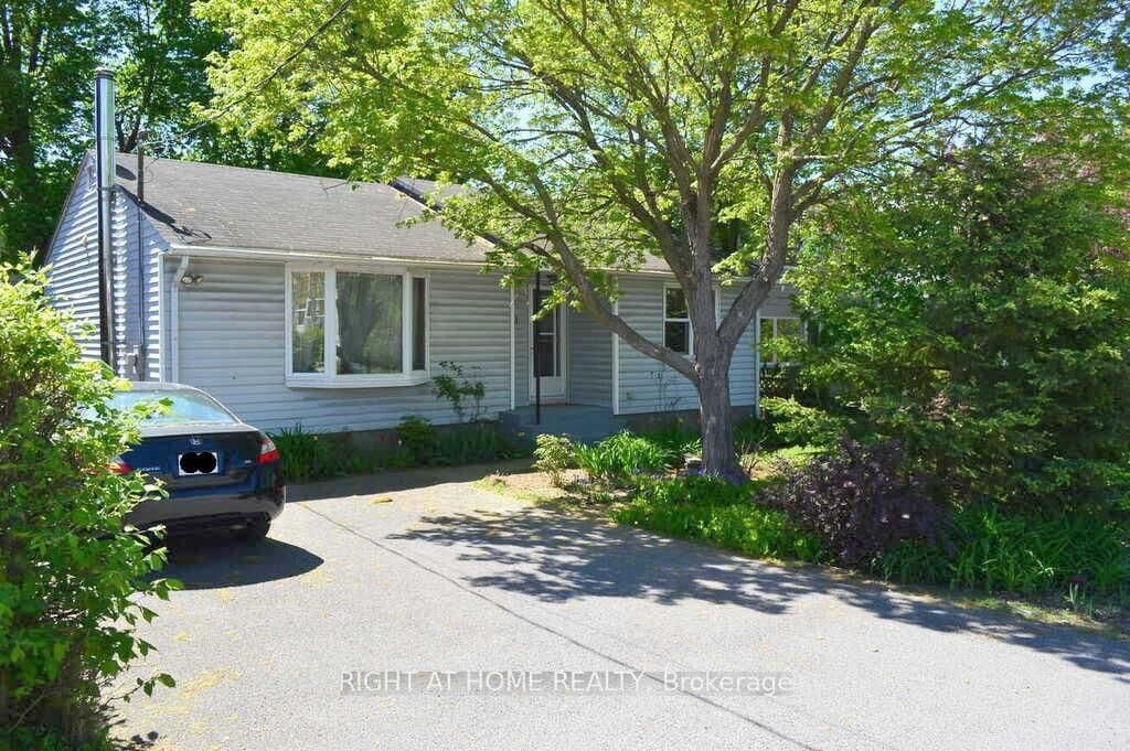 200 Woodroffe Avenue - Image 1