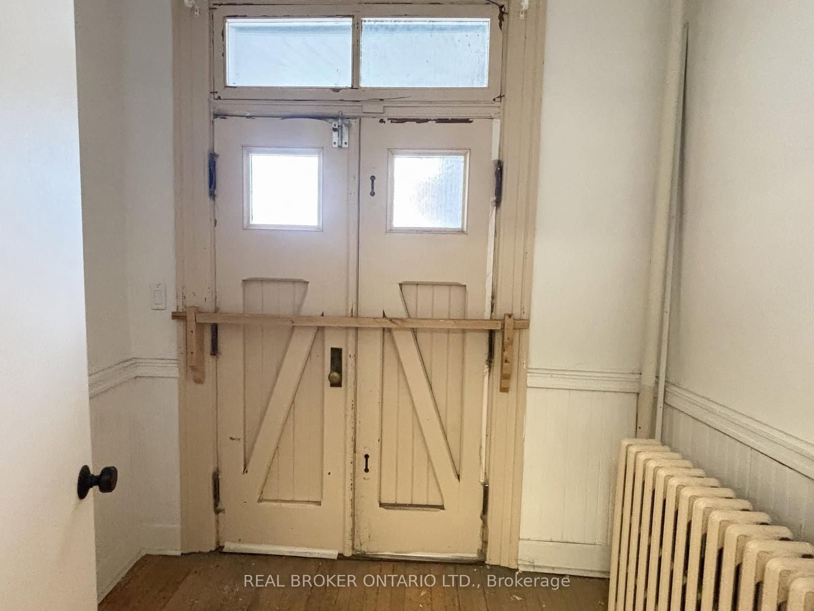 49 Manitoba Street, Unit 102 thumbnail 9