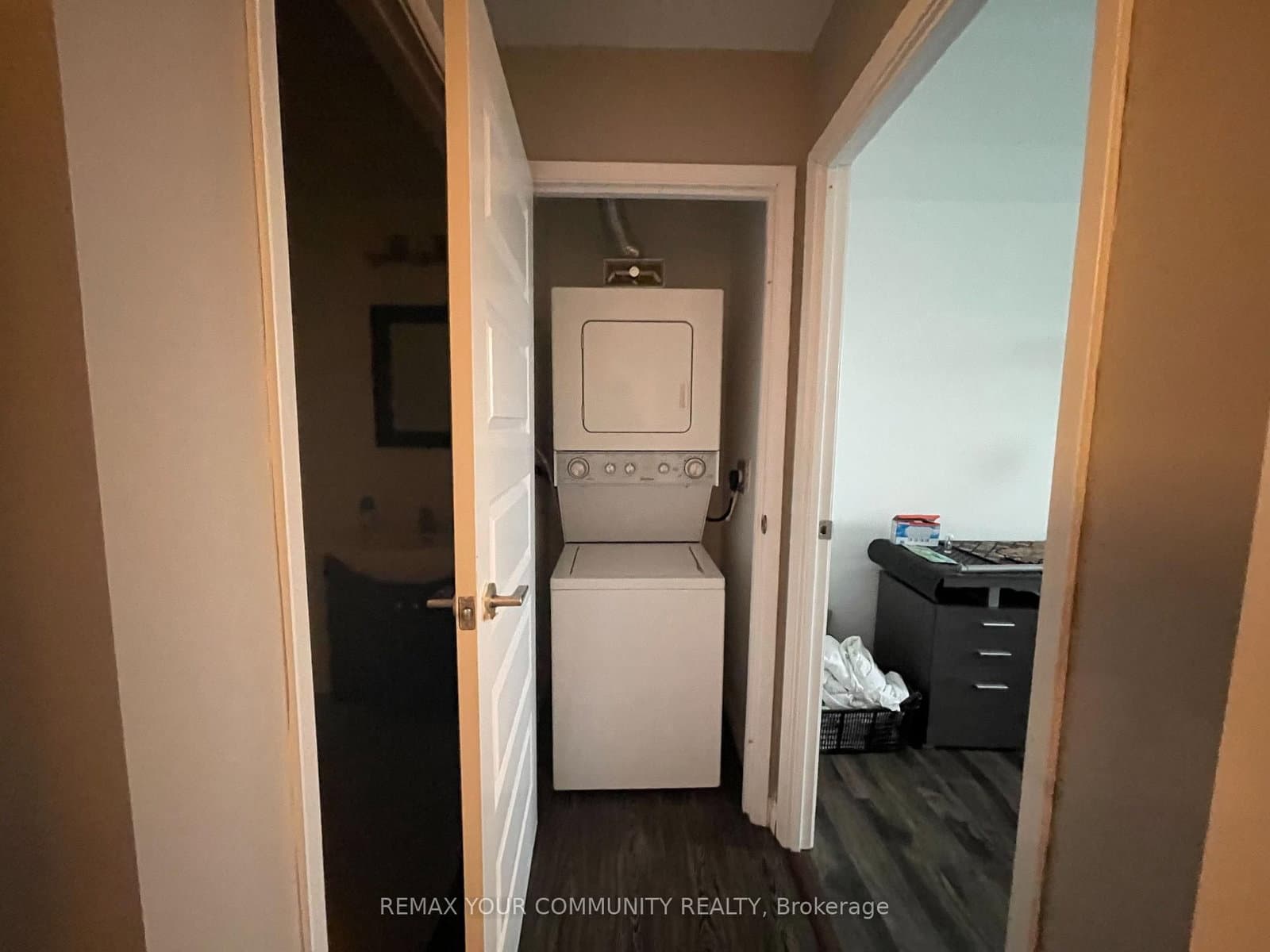 158 King Street N, Unit B-603 thumbnail 4