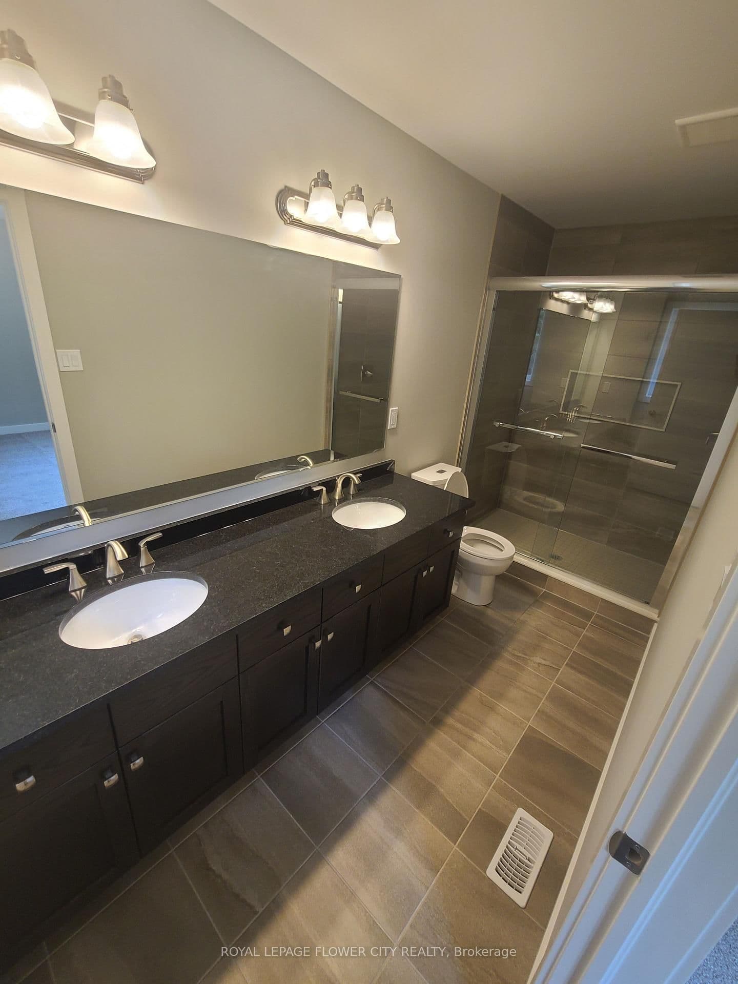 928 Robert Ferrie Drive thumbnail 13