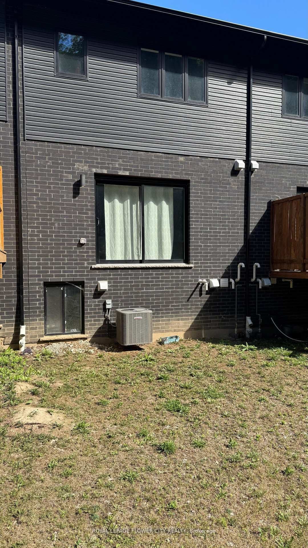 928 Robert Ferrie Drive thumbnail 14