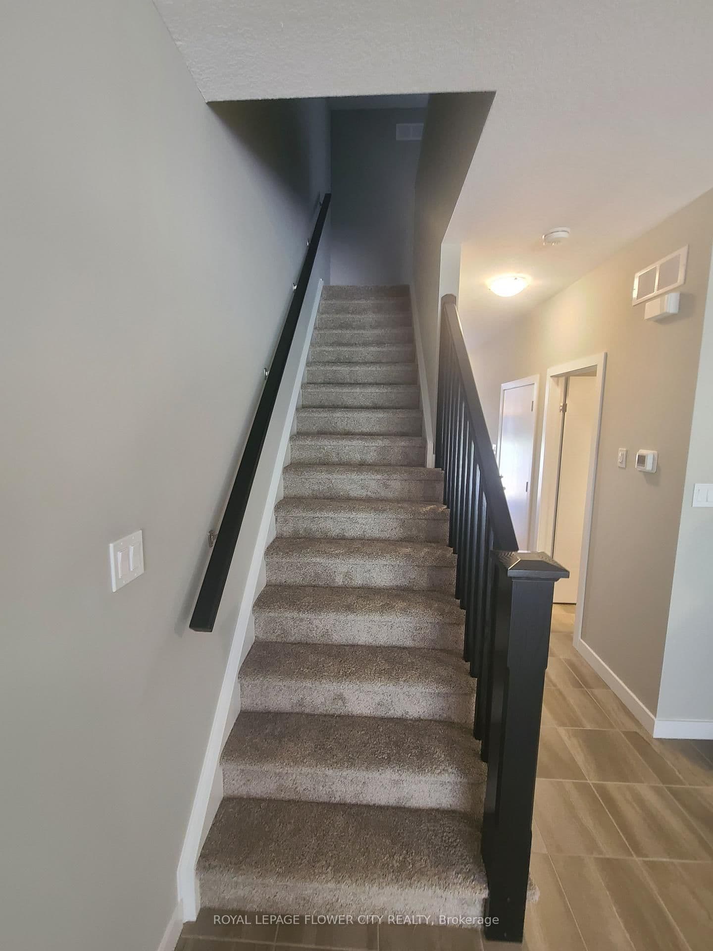 928 Robert Ferrie Drive thumbnail 6