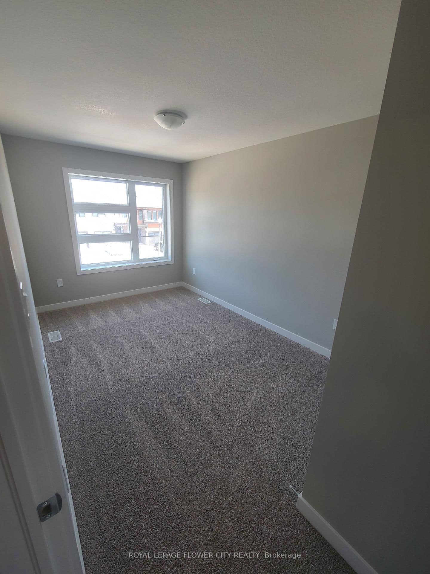 928 Robert Ferrie Drive thumbnail 8