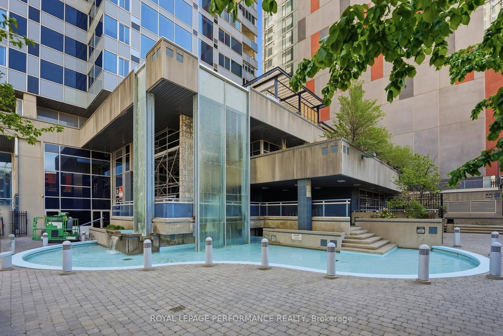 160 George Street, Unit 1601 thumbnail 2