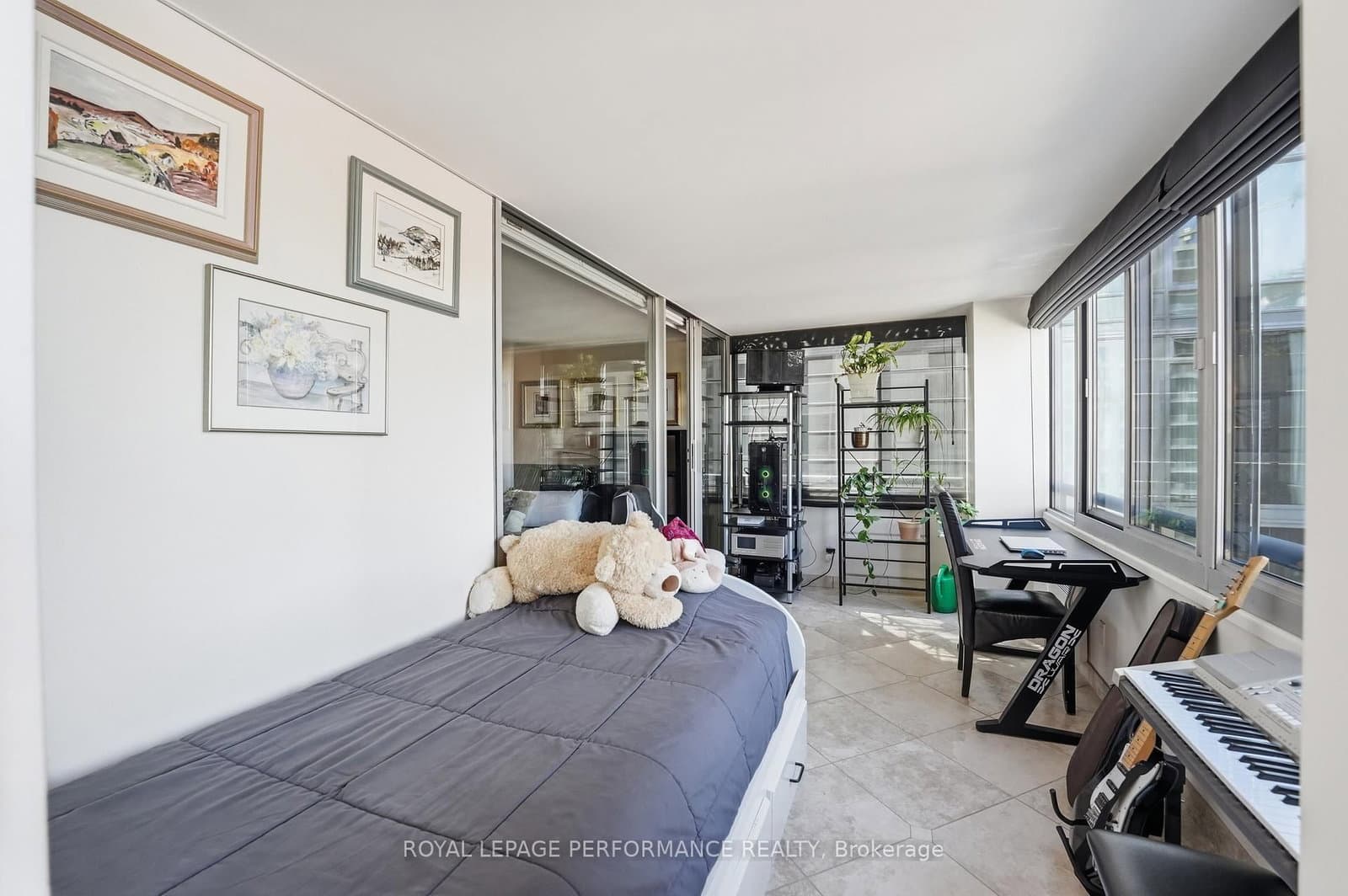 160 George Street, Unit 1601 thumbnail 22