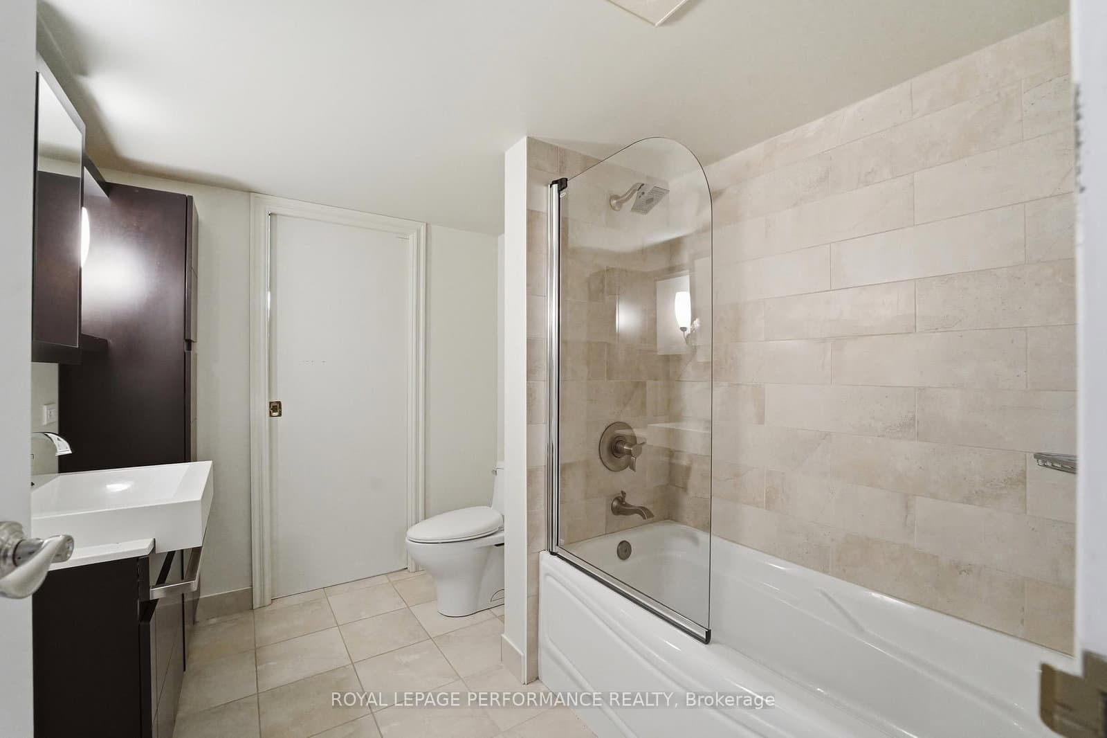 160 George Street, Unit 1601 thumbnail 32