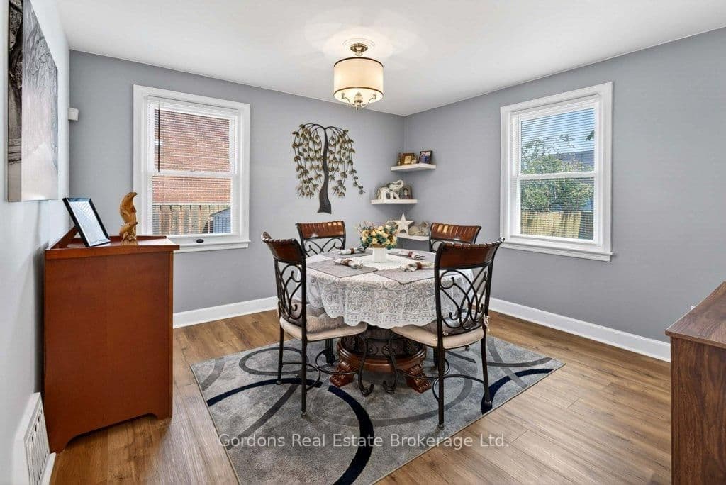 21 Wellington Crescent thumbnail 21