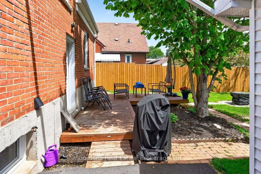 21 Wellington Crescent thumbnail 9