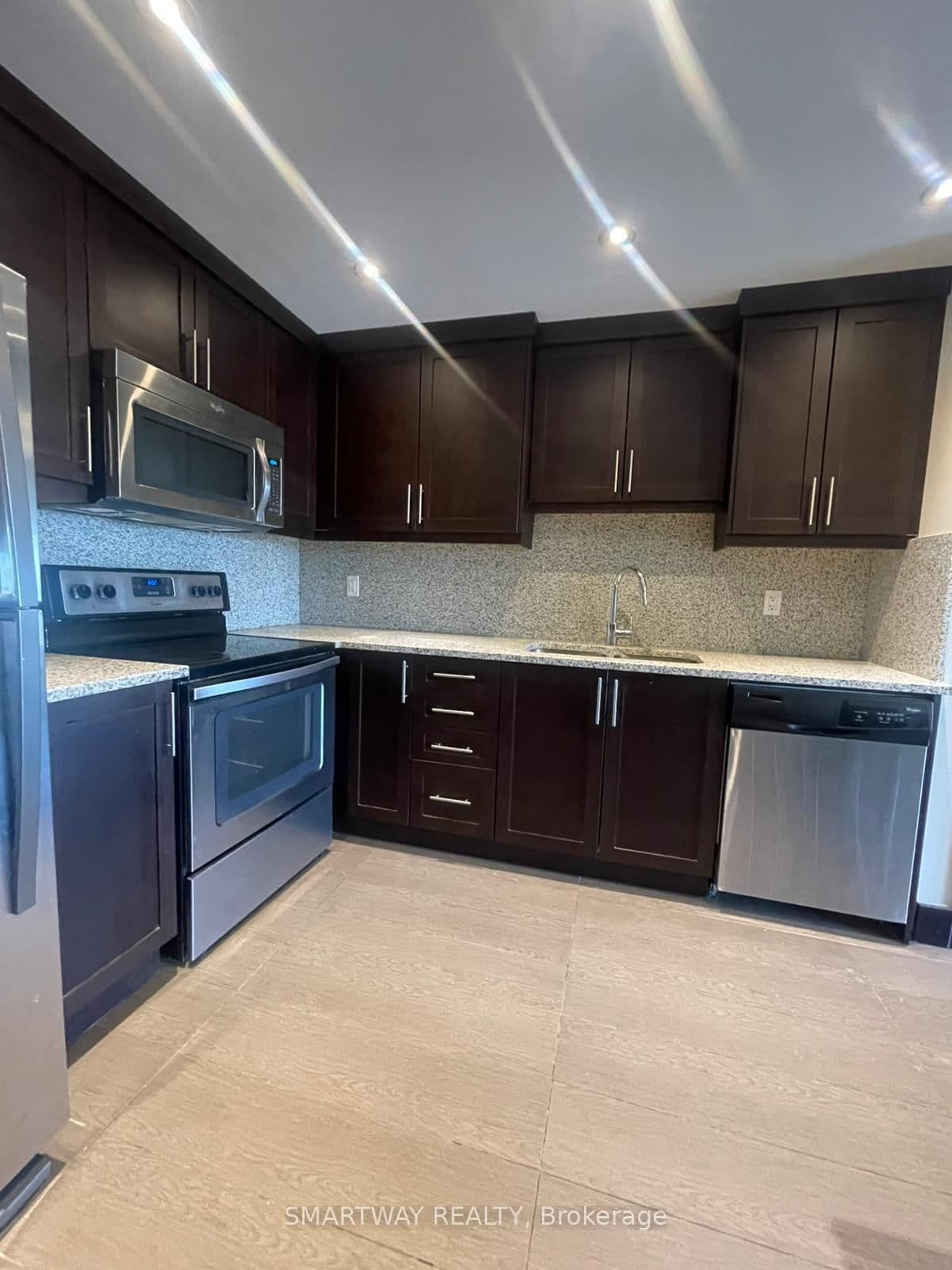 1235 Richmond Street, Unit 913 thumbnail 13