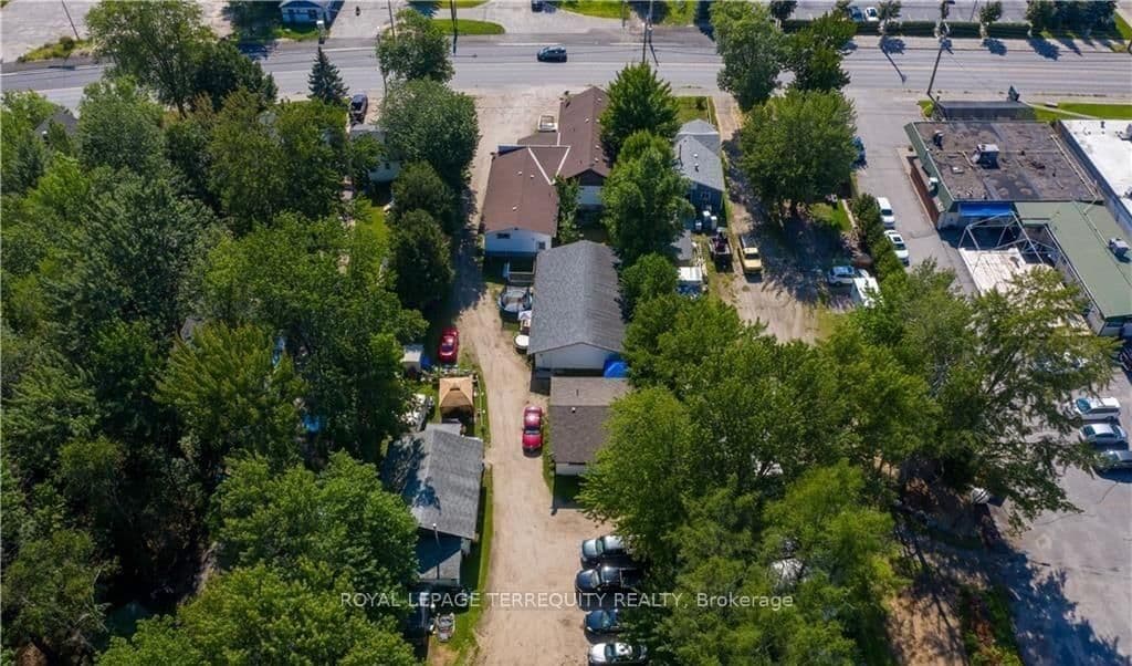 550 Lakeshore Drive thumbnail 2