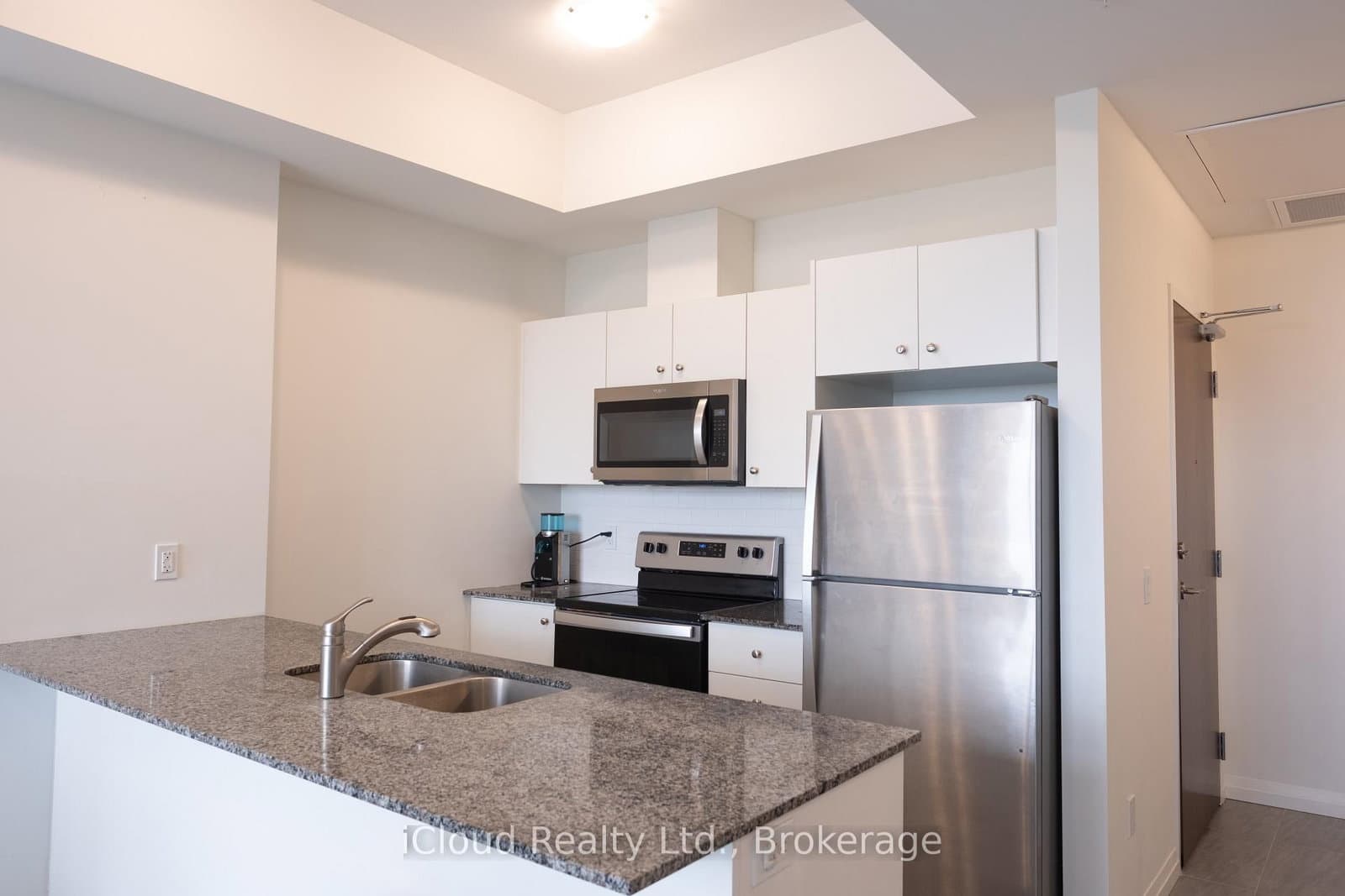 108 Garment Street, Unit PH 2707 thumbnail 9