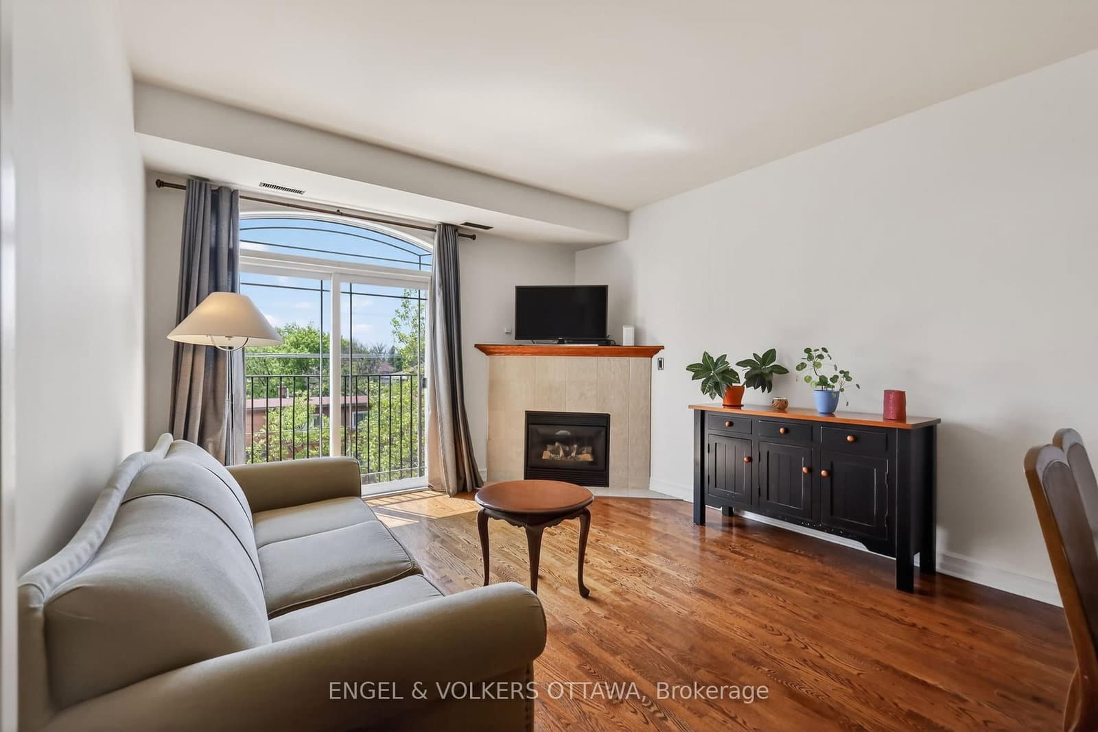 711 Churchill Avenue, Unit 401 thumbnail 14