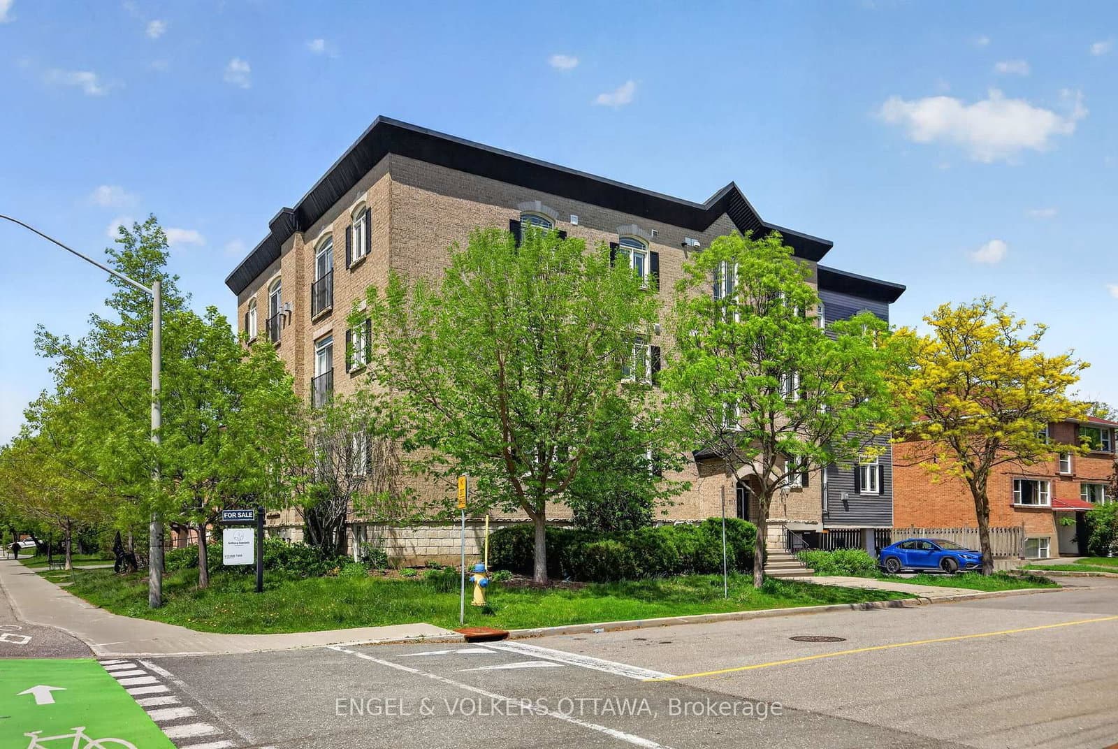 711 Churchill Avenue, Unit 401 thumbnail 2