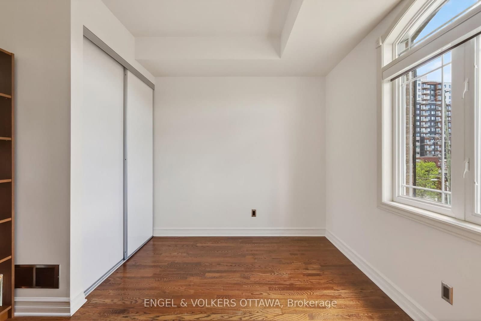 711 Churchill Avenue, Unit 401 thumbnail 27