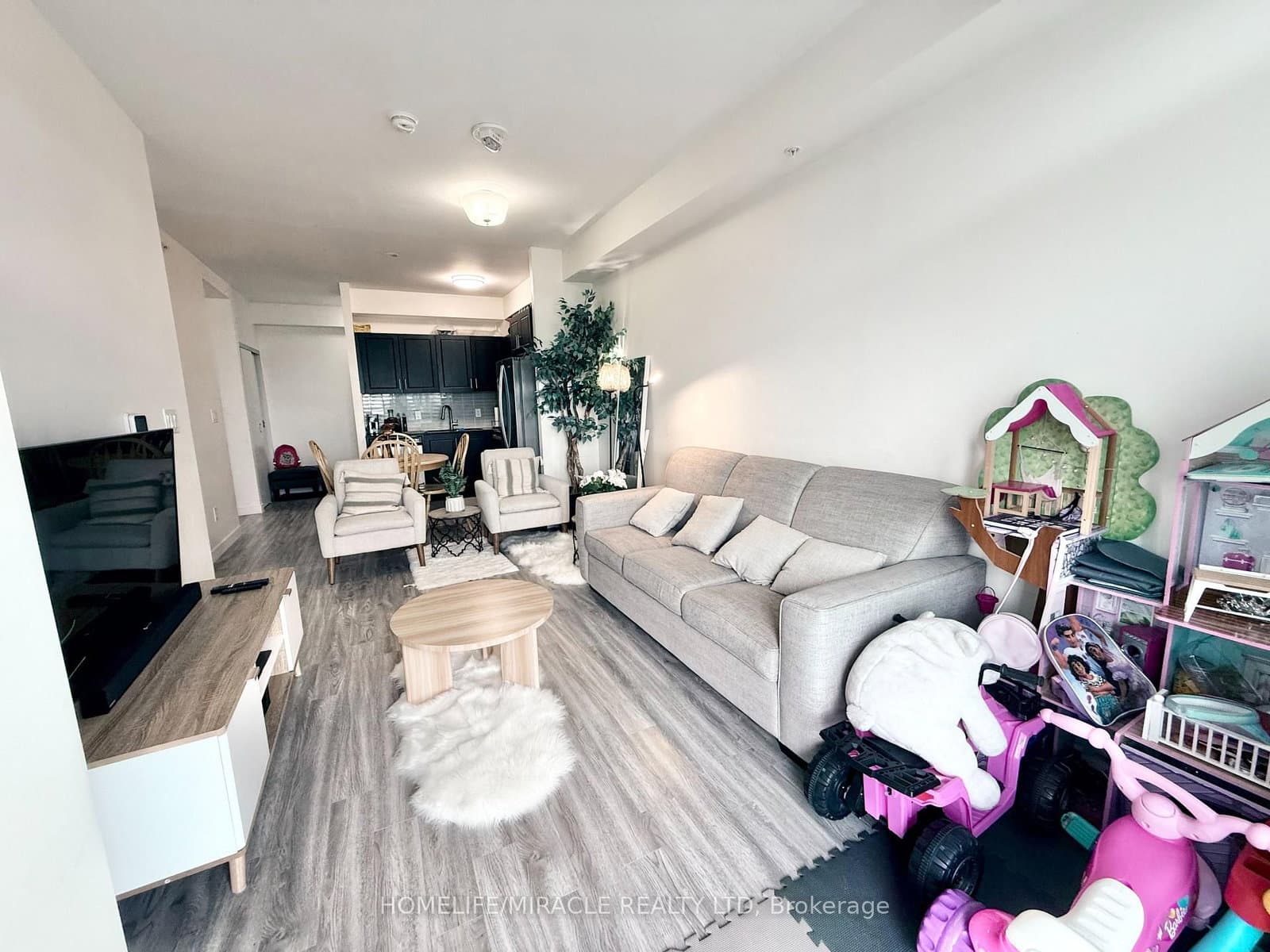 128 King Street N, Unit 911 thumbnail 7