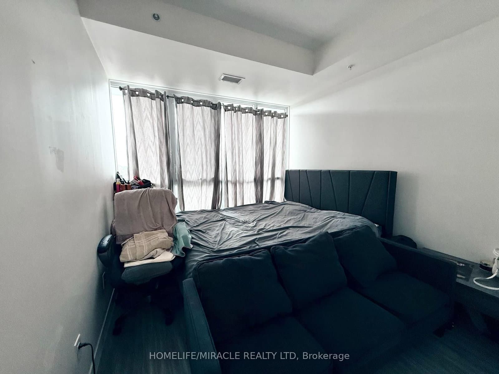 128 King Street N, Unit 911 thumbnail 8