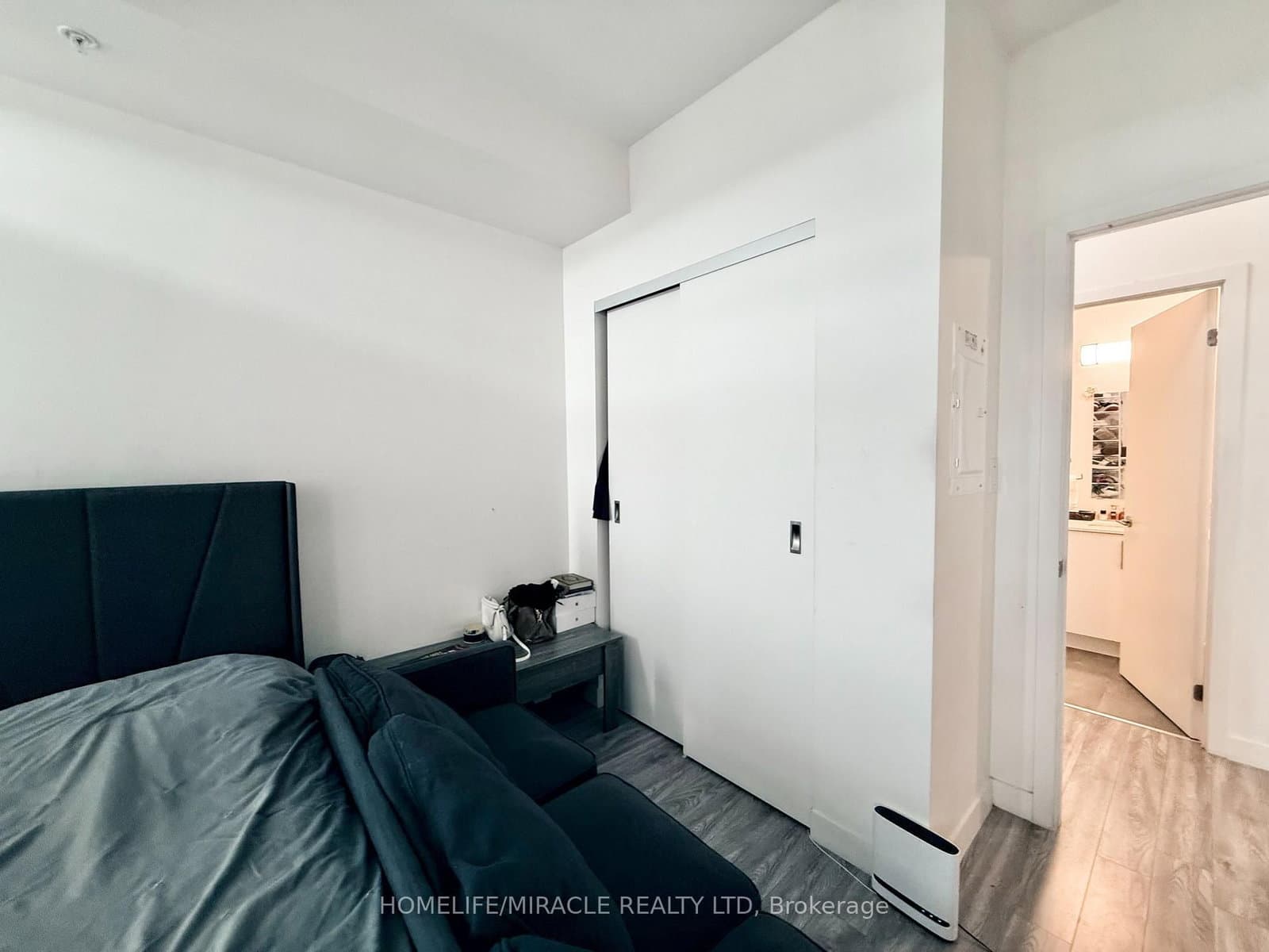 128 King Street N, Unit 911 thumbnail 9