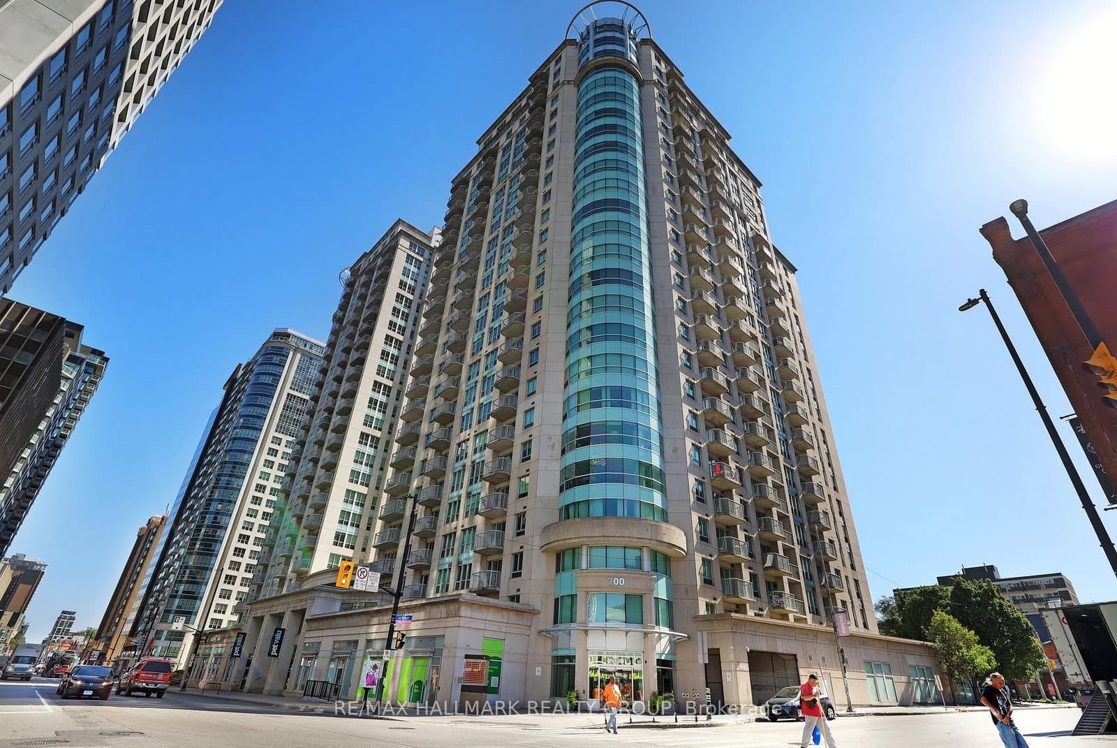 #504 - 200 Rideau Street