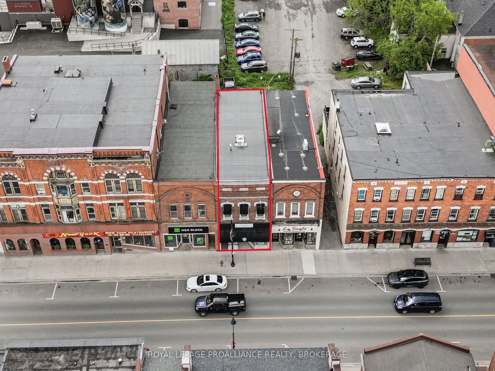 48 Dundas Street E thumbnail 31