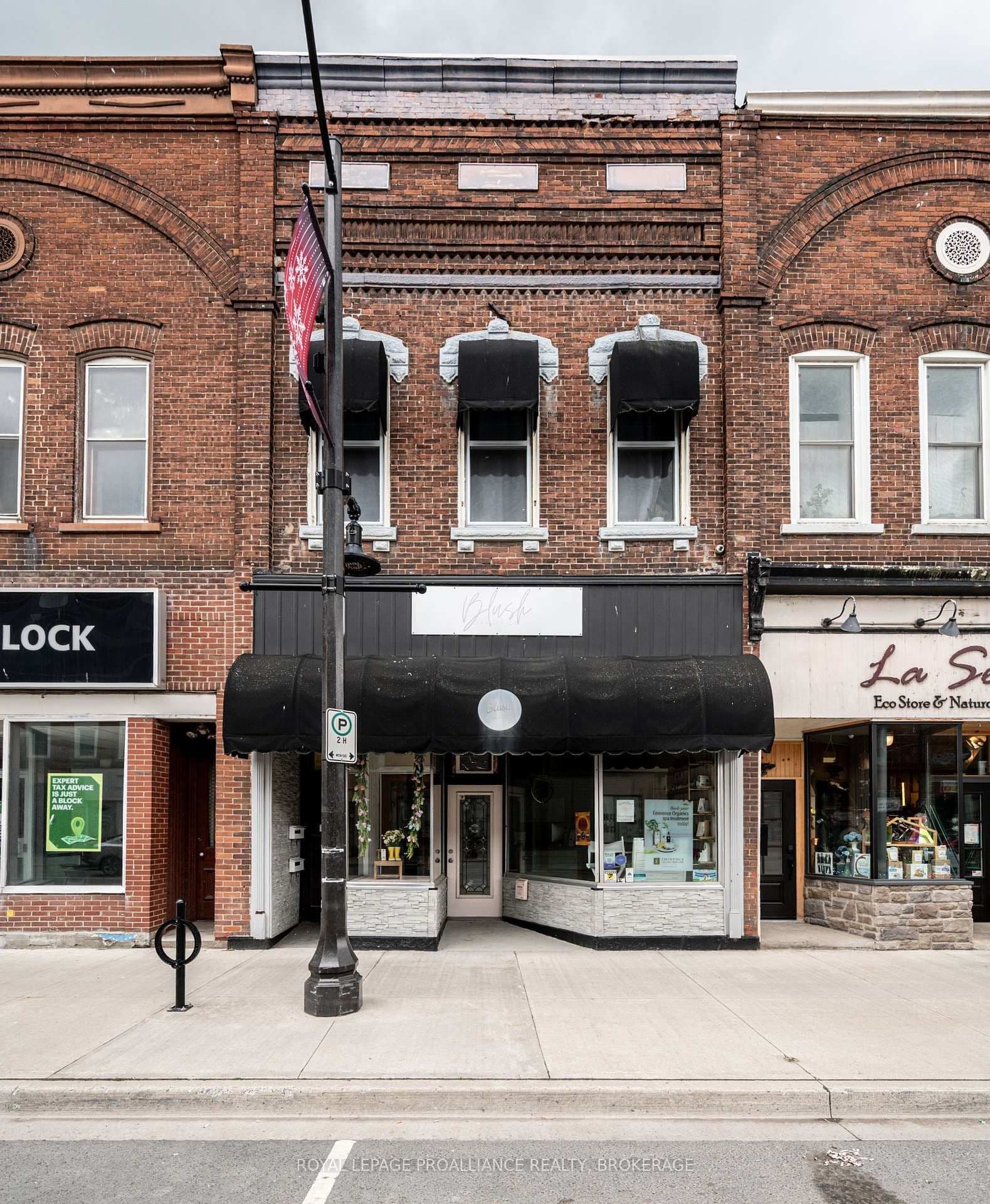 48 Dundas Street E - Image 1