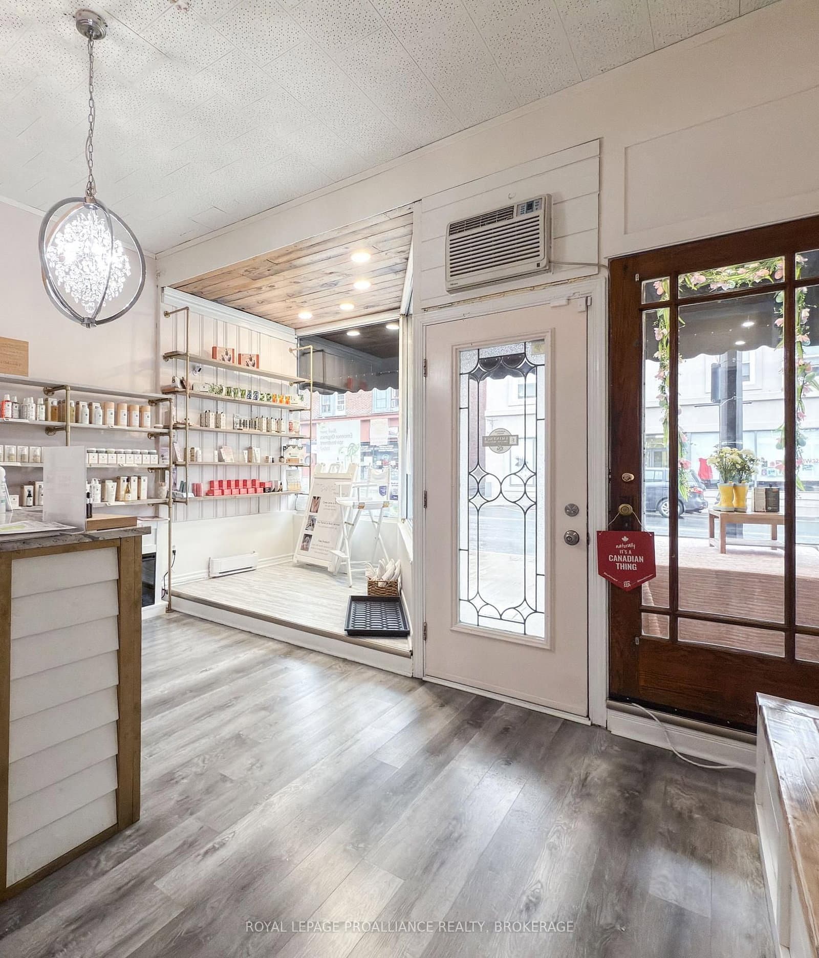 48 Dundas Street E thumbnail 17