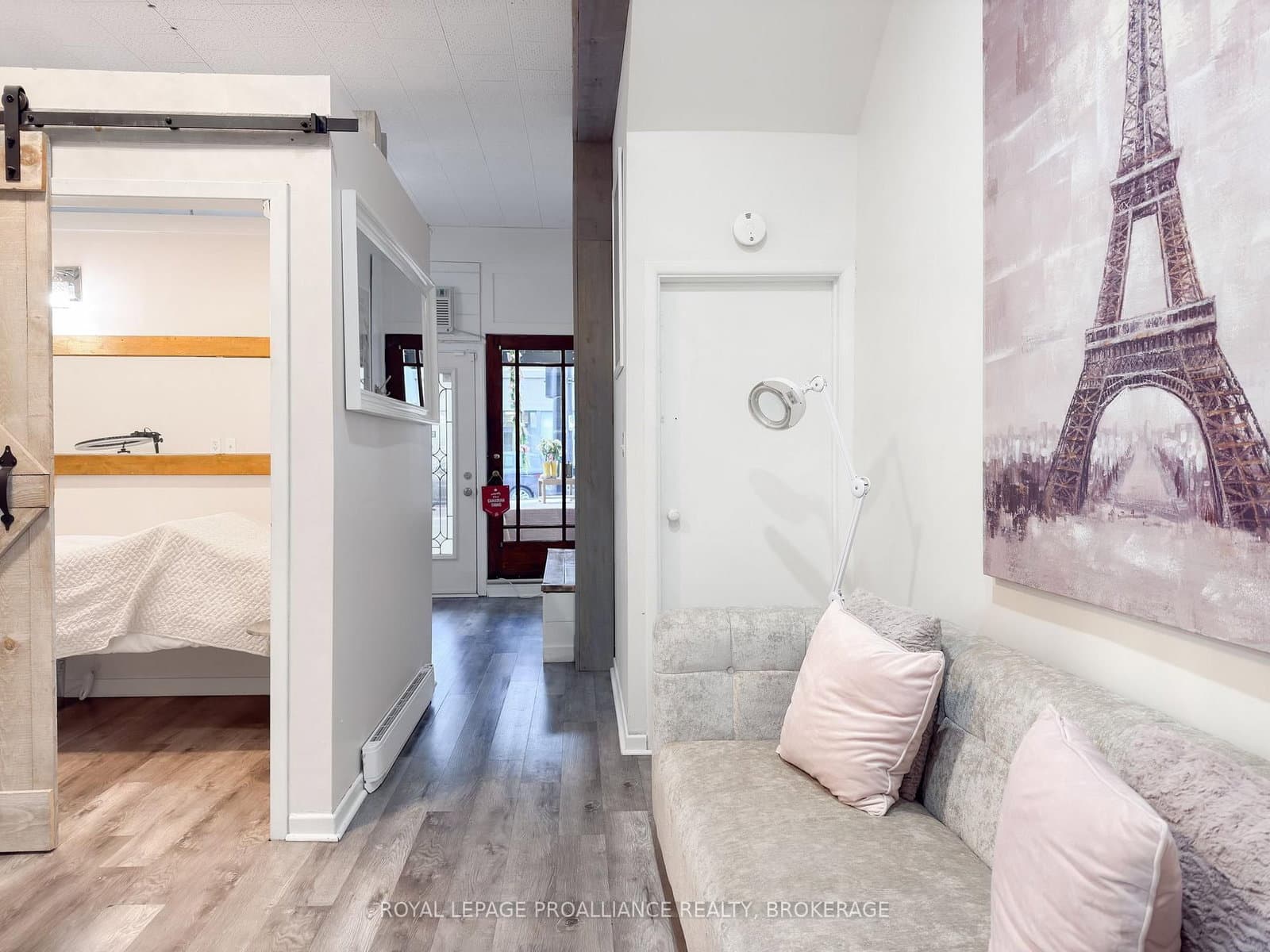 48 Dundas Street E thumbnail 18