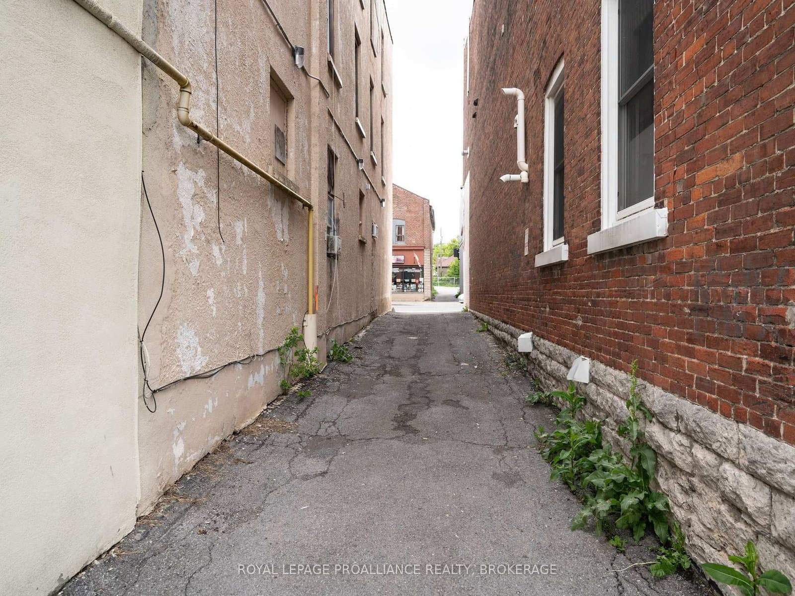 48 Dundas Street E thumbnail 25