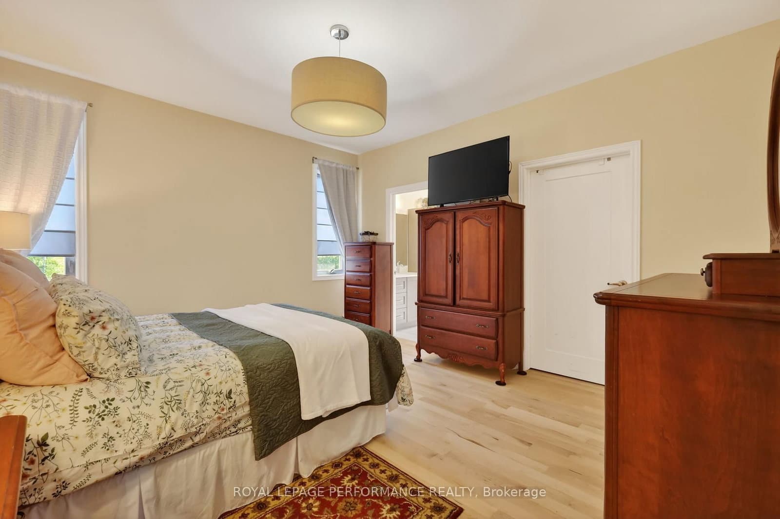 669 Bracewell Street thumbnail 16