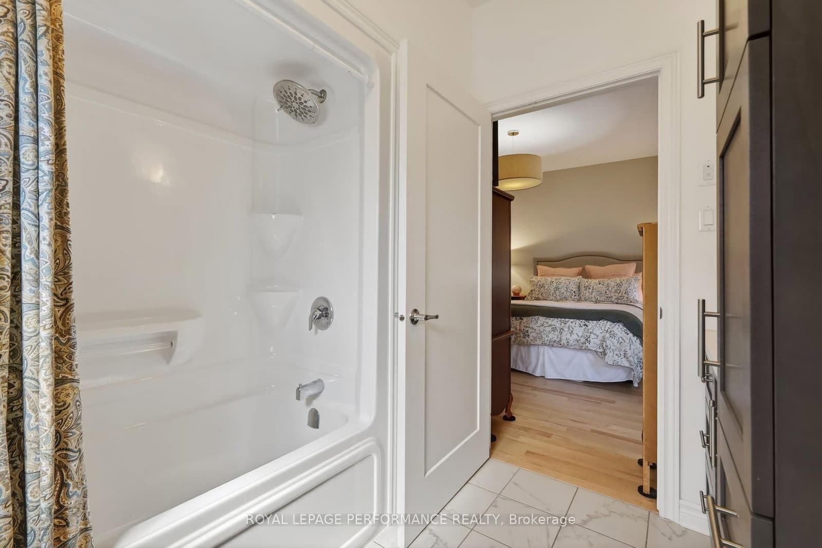 669 Bracewell Street thumbnail 20