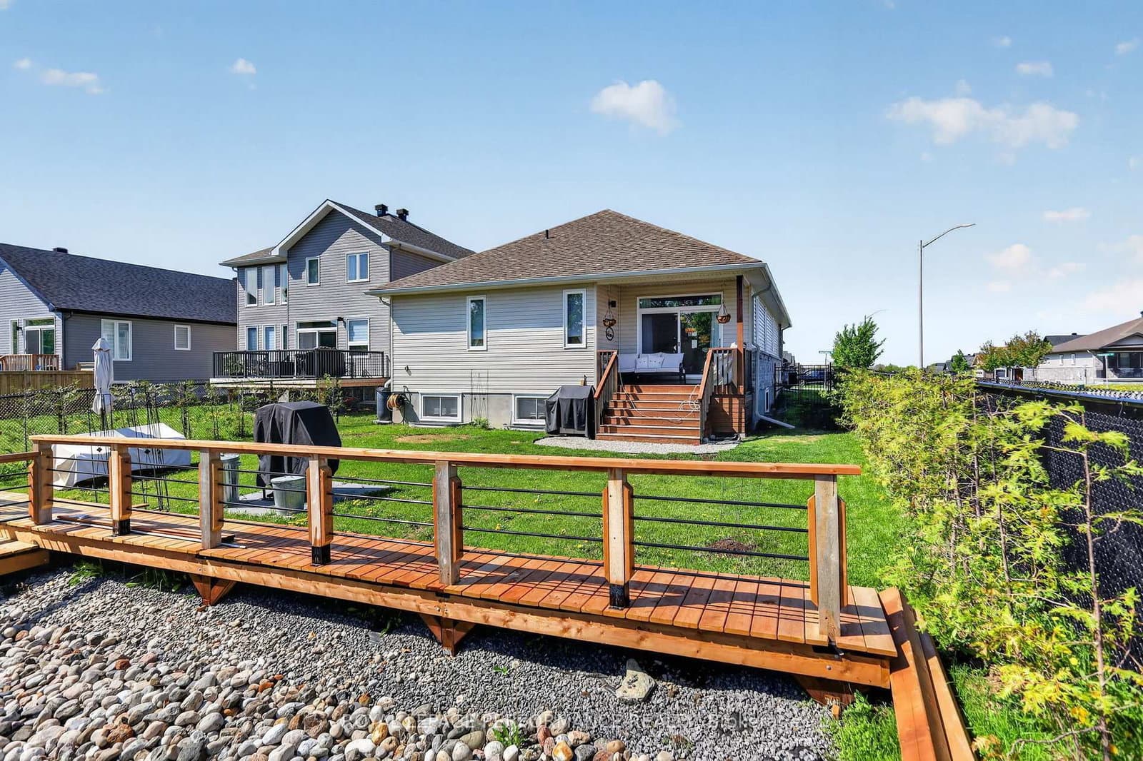 669 Bracewell Street thumbnail 34