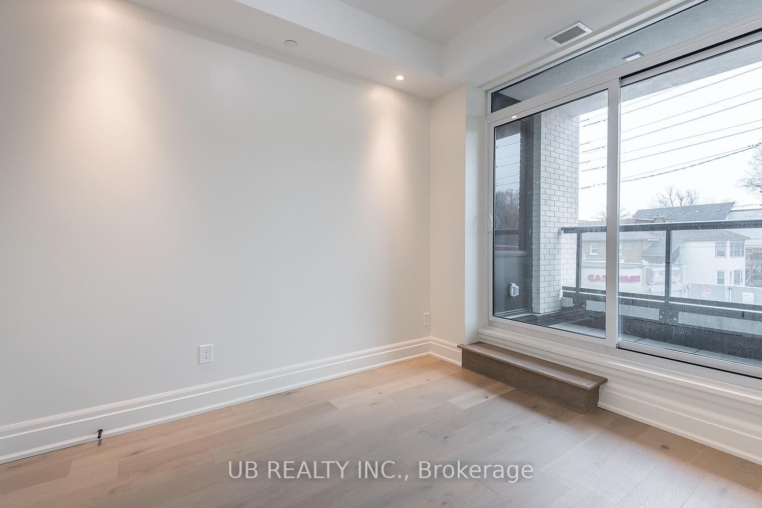1451 WELLINGTON Street W, Unit 205 thumbnail 11